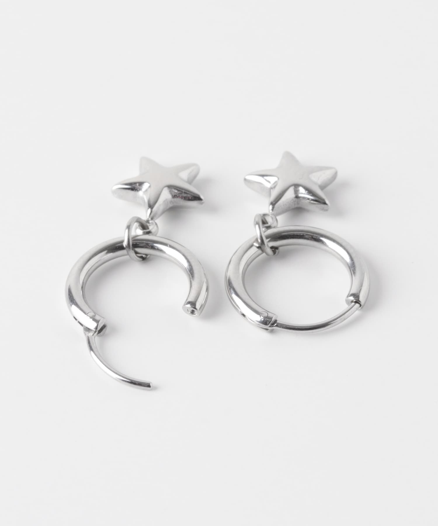 ステンレススターチャームフープピアス SLV -