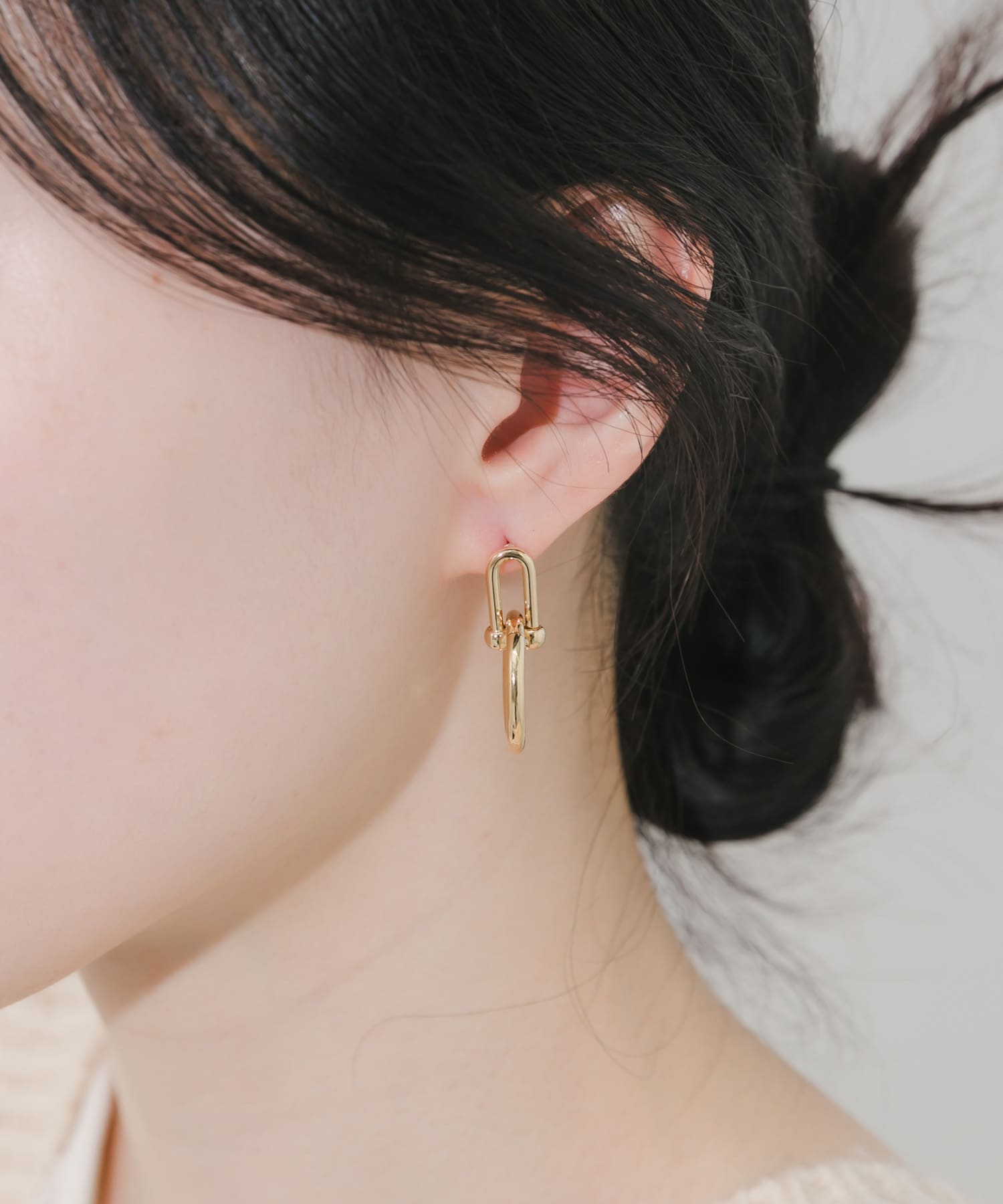 Uチェーンラウンドピアス GLD -