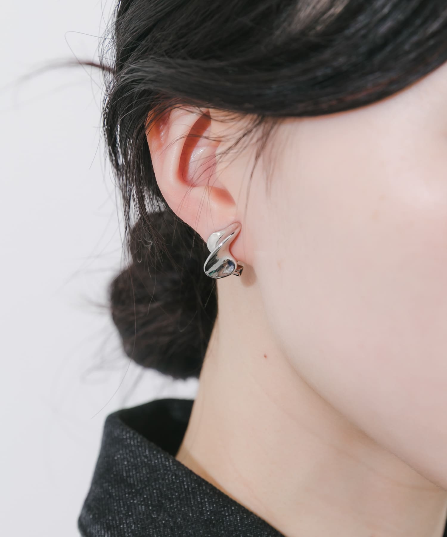 ウェーブメタルイヤリング