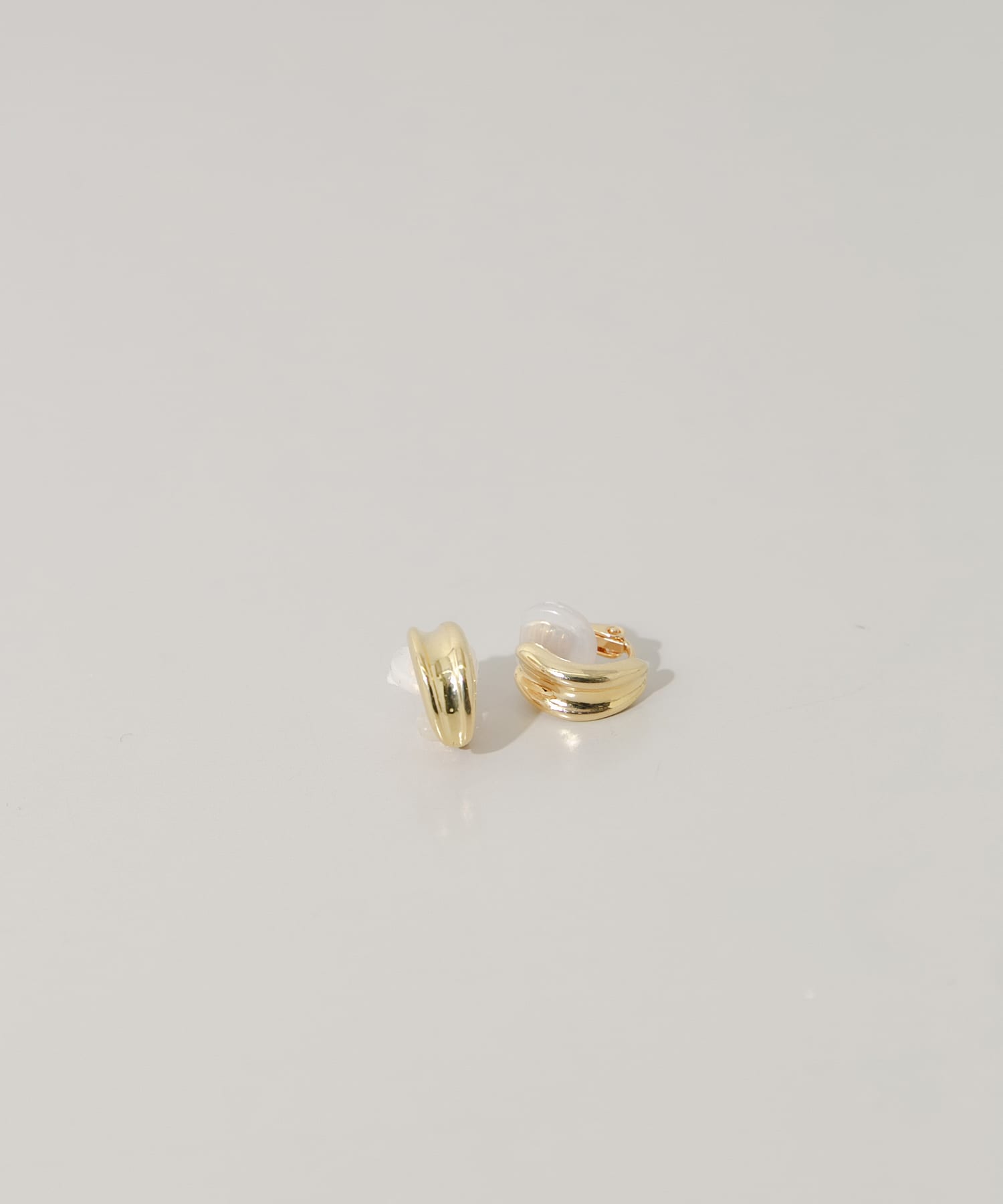 メタルカーブラインイヤリング GLD -