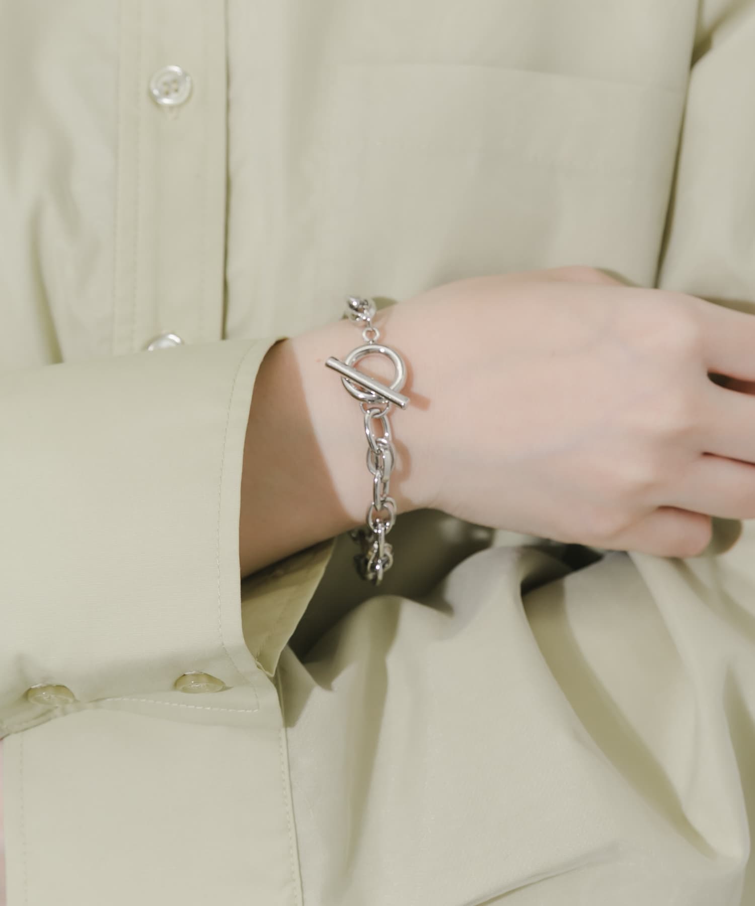 オーバルチェーンマンテルブレスレット