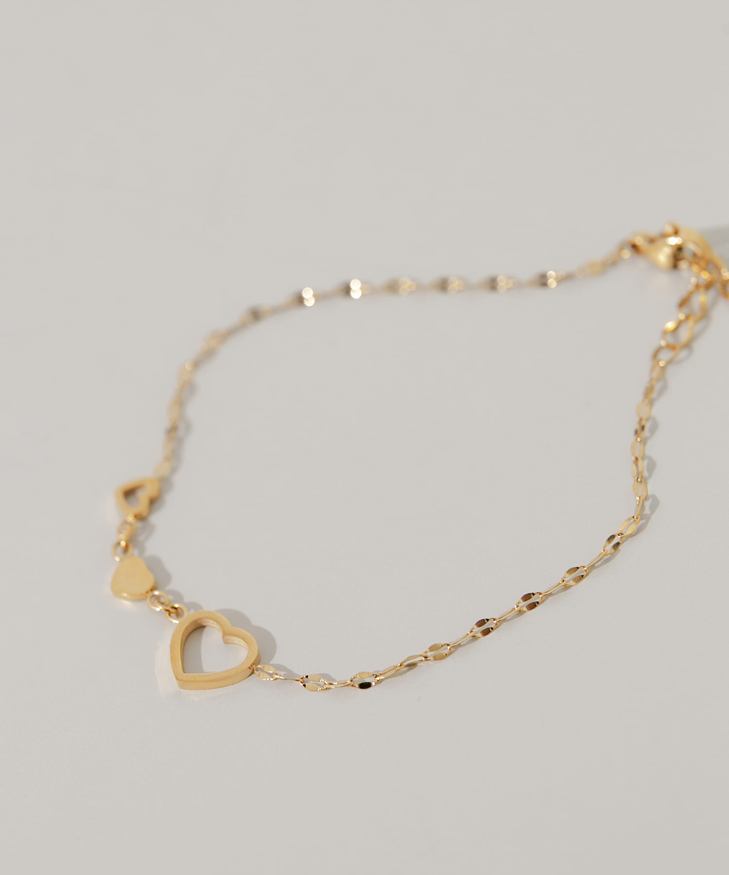 ステンレストリプルハートチェーンブレスレット(- GLD): アクセサリー