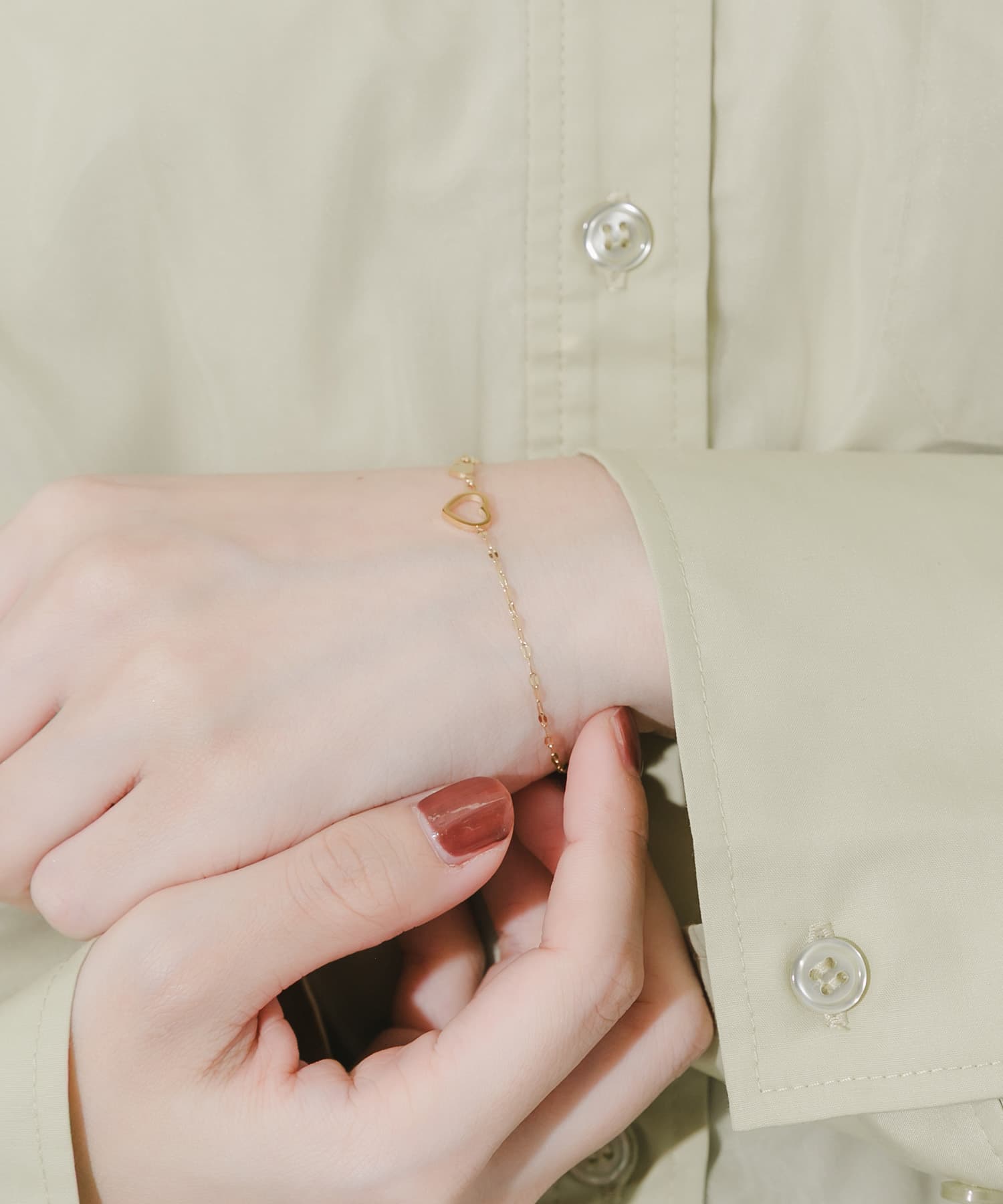 ステンレストリプルハートチェーンブレスレット(- GLD): アクセサリー