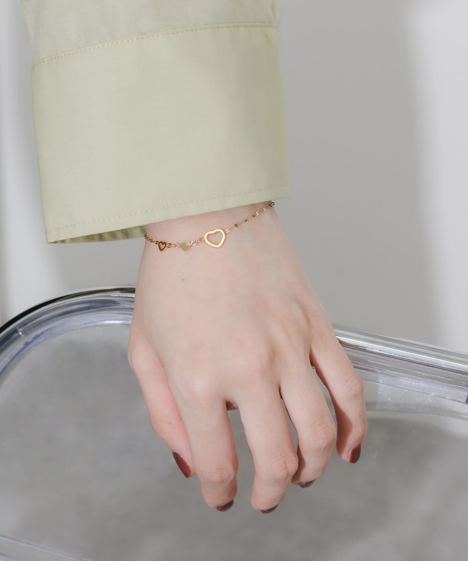 ステンレストリプルハートチェーンブレスレット(- GLD): アクセサリー