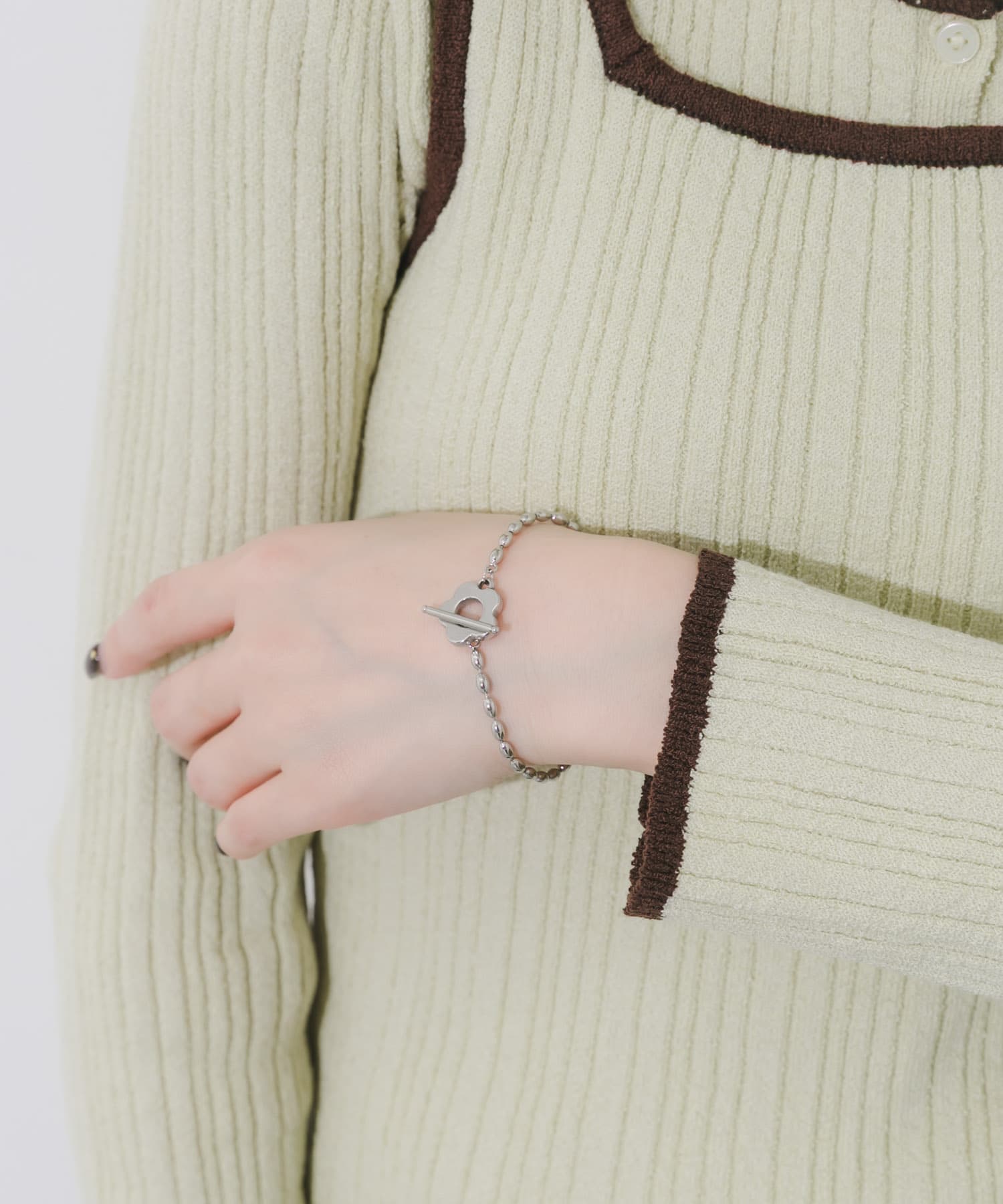 ステンレスフラワーマンテルブレスレット