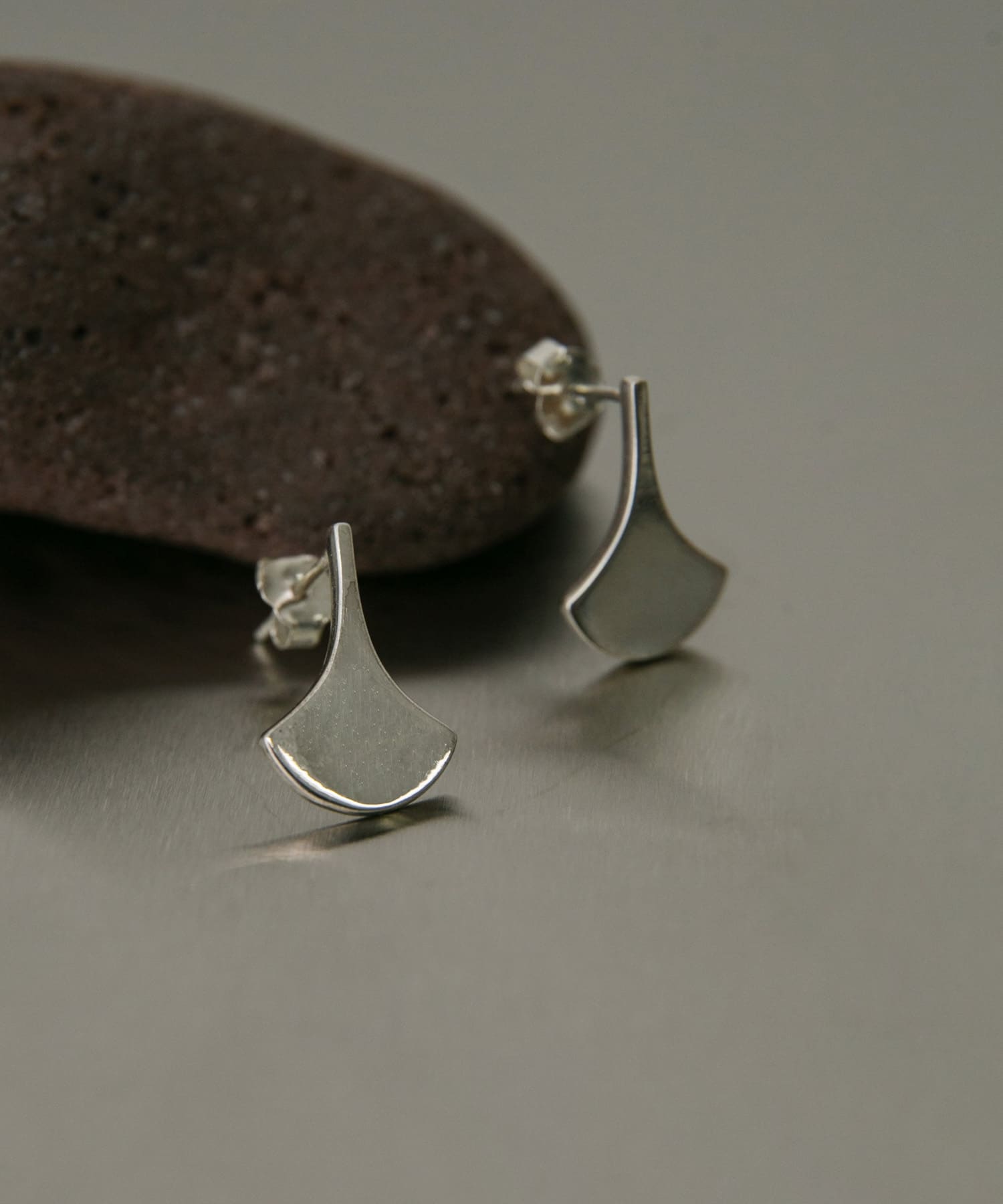 SMELLY so'　fan shape pierce