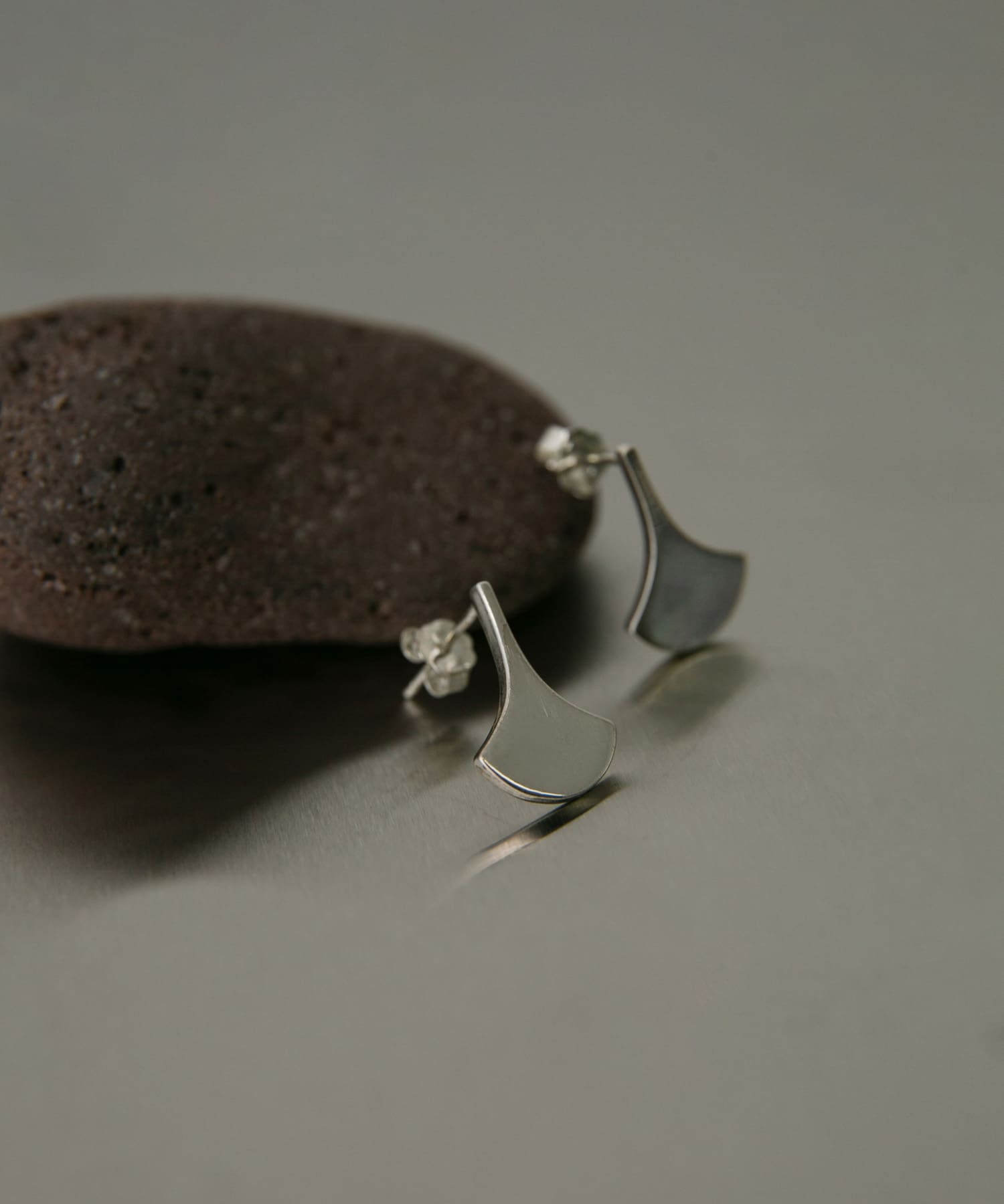 SMELLY so'　fan shape pierce SLV -