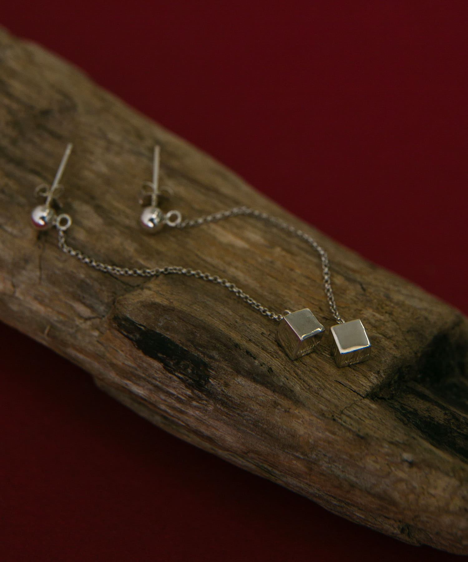 SMELLY so'　cube chain  pierce SLV -