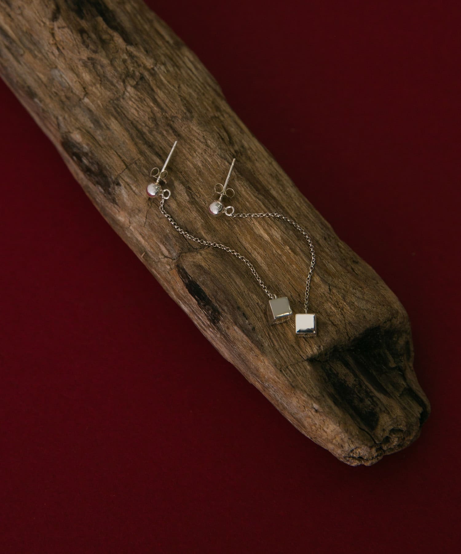 SMELLY so'　cube chain  pierce SLV -