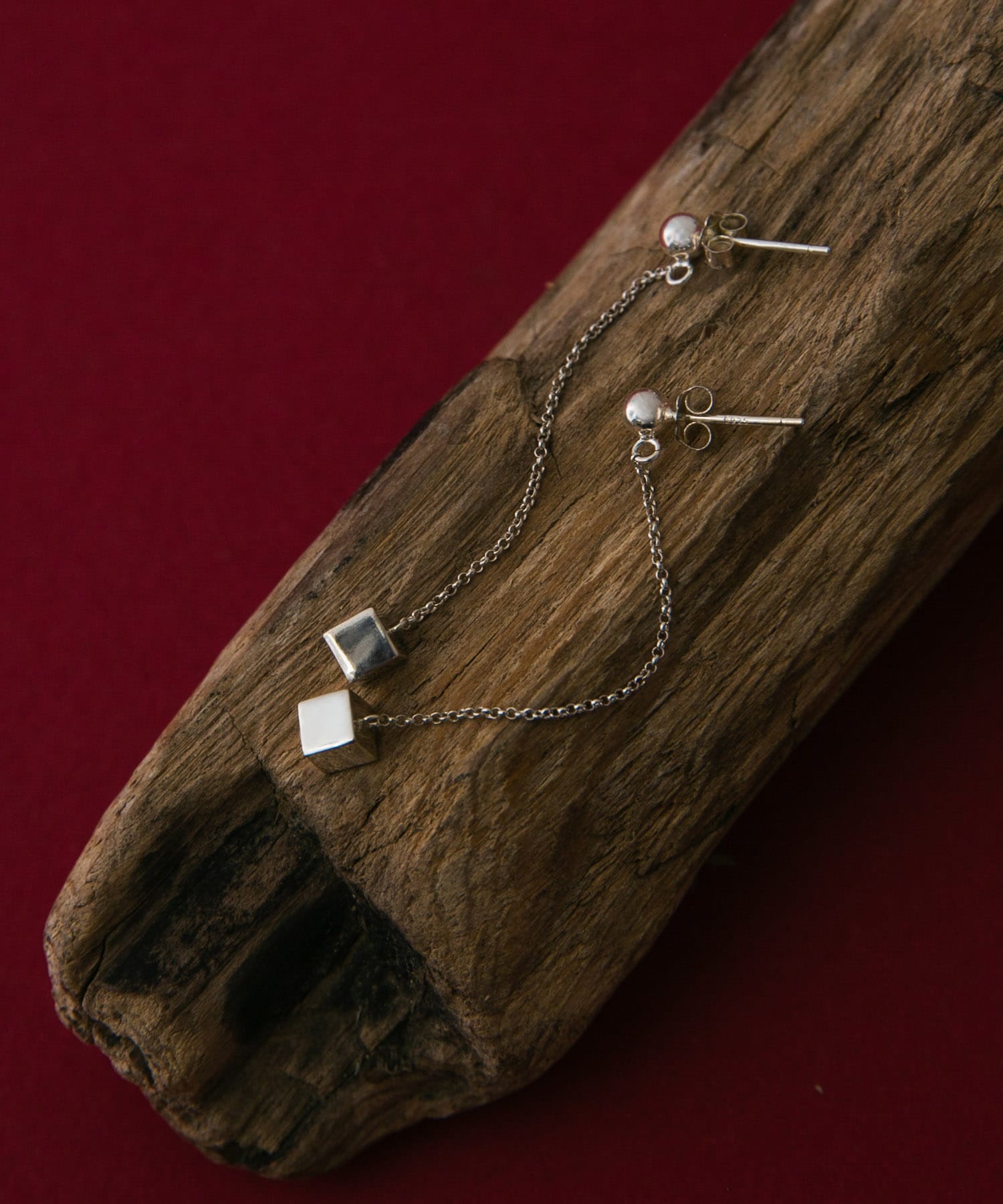 SMELLY so'　cube chain  pierce SLV -