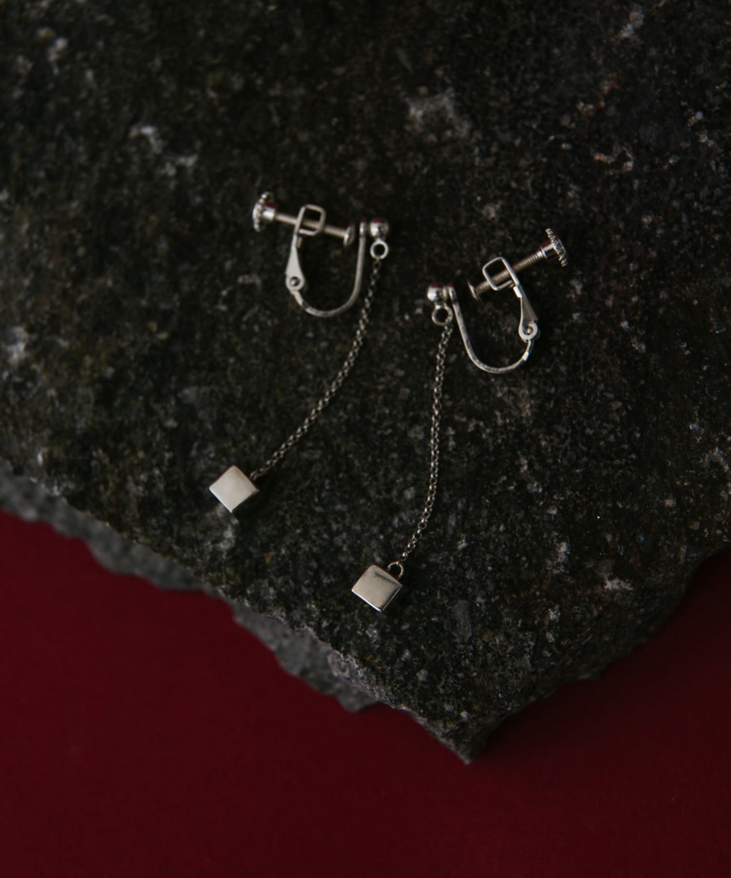 SMELLY so'　cube chain earring SLV -