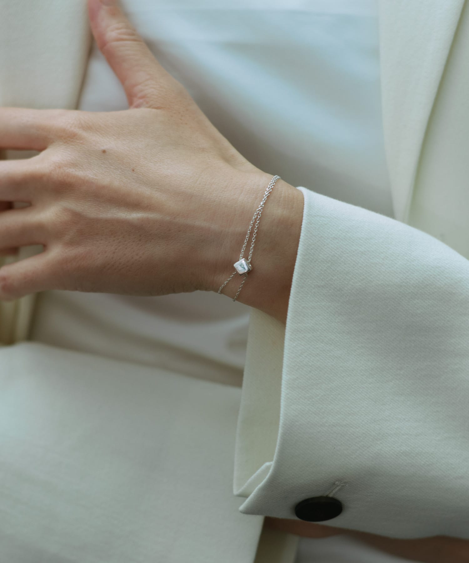 SMELLY so’　cube chain bracelet