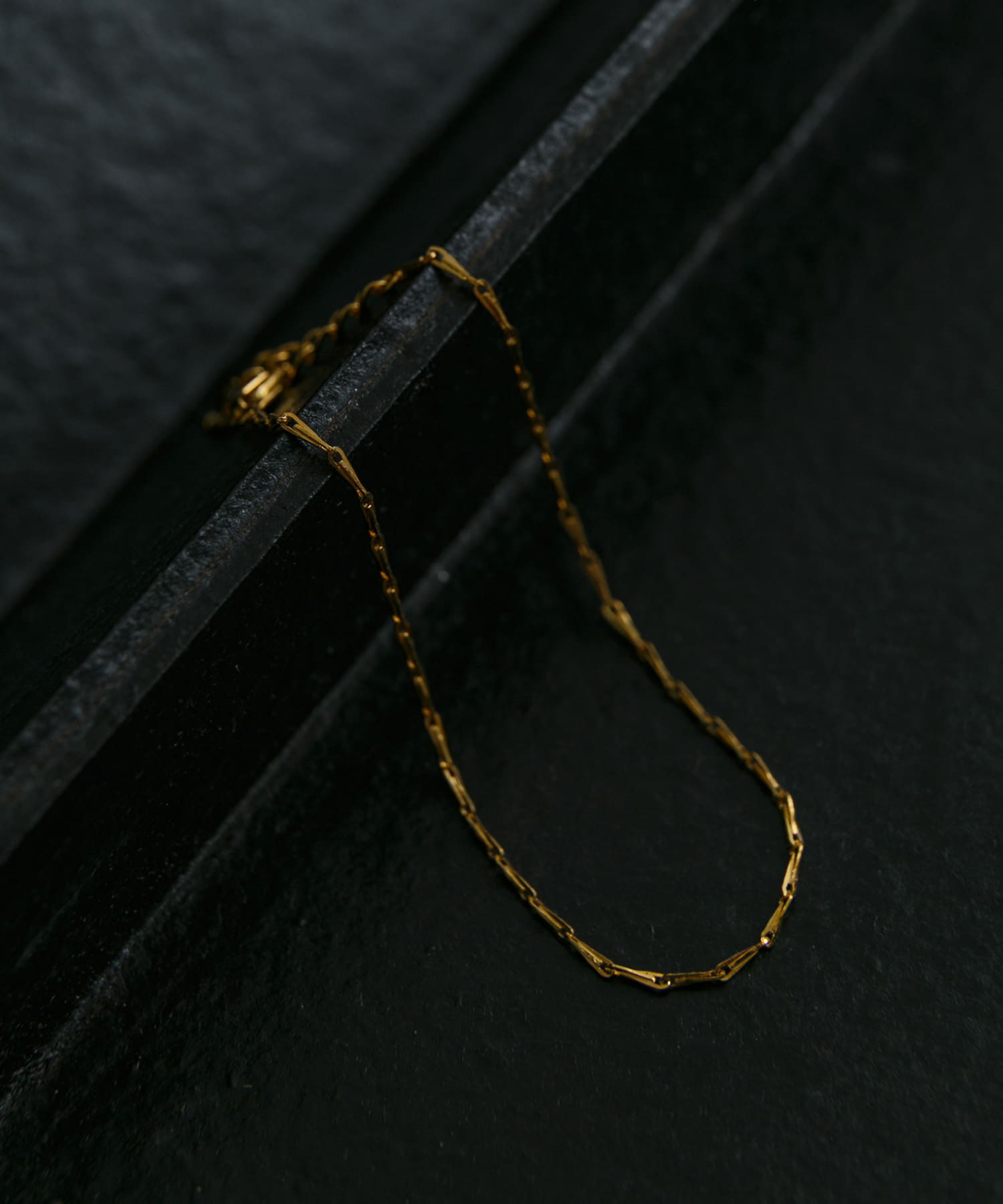 SMELLY so’　slim chain brecelet