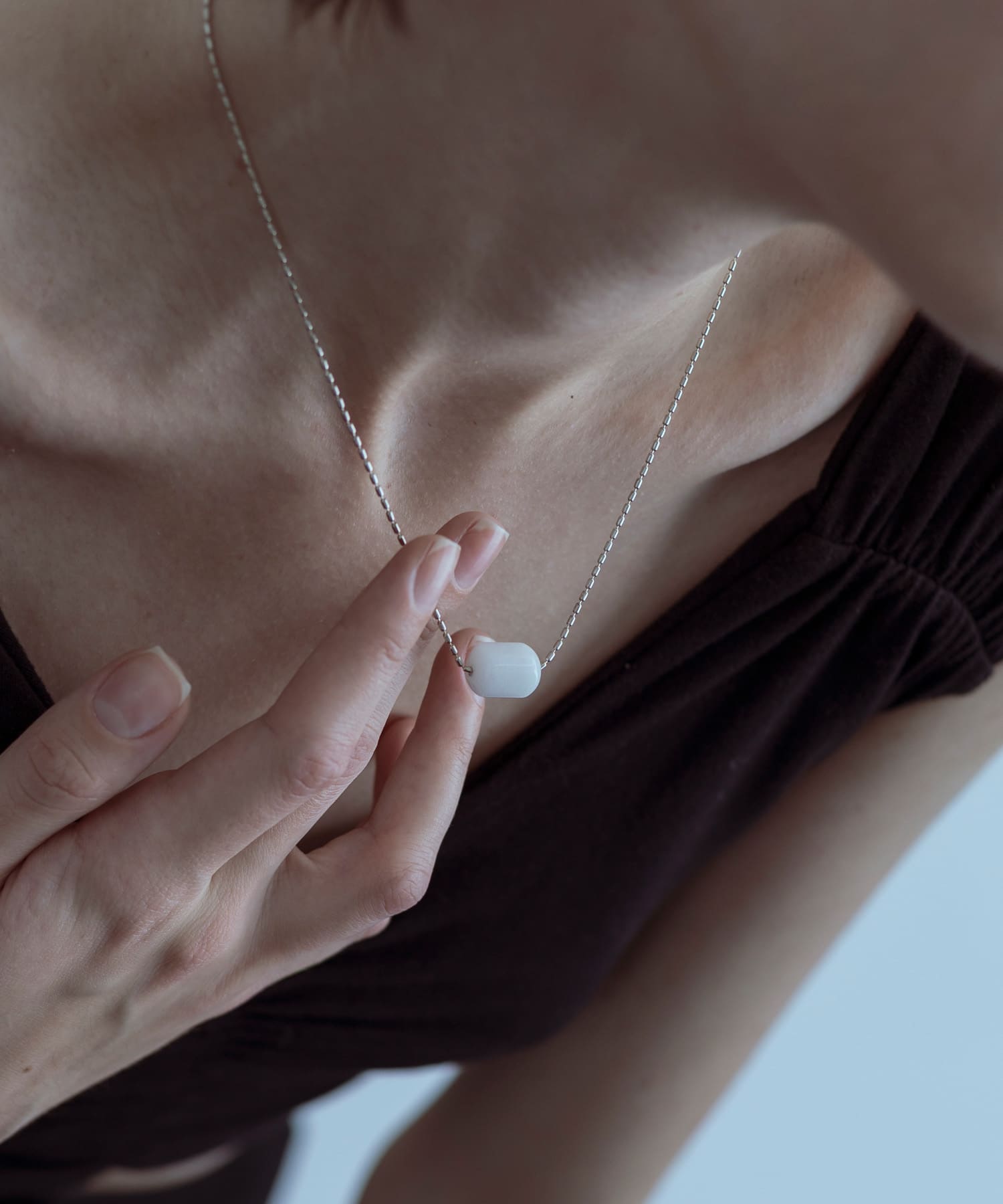 SMELLY so’　white jade necklace