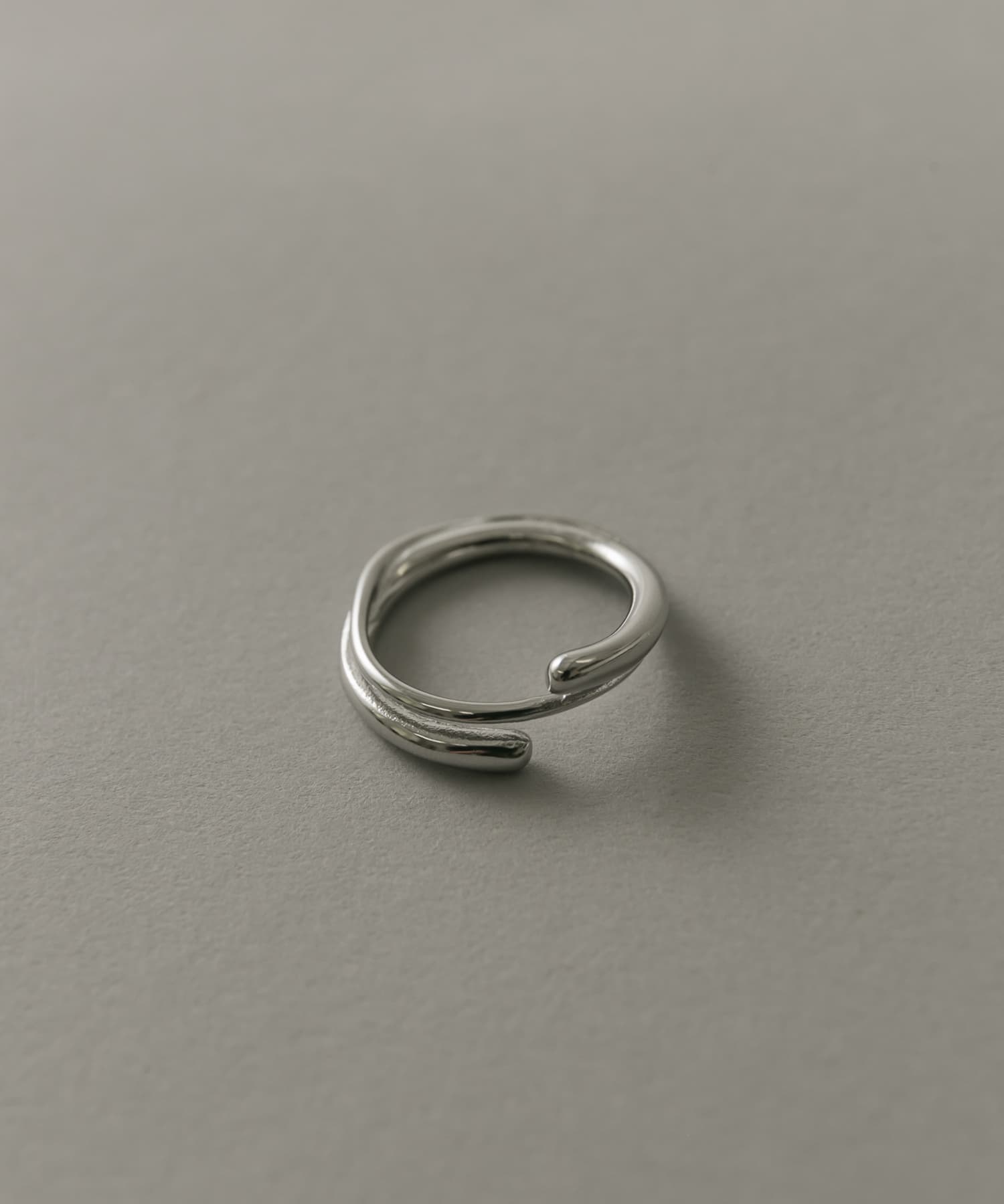 ステンレスニュアンスクロスリング