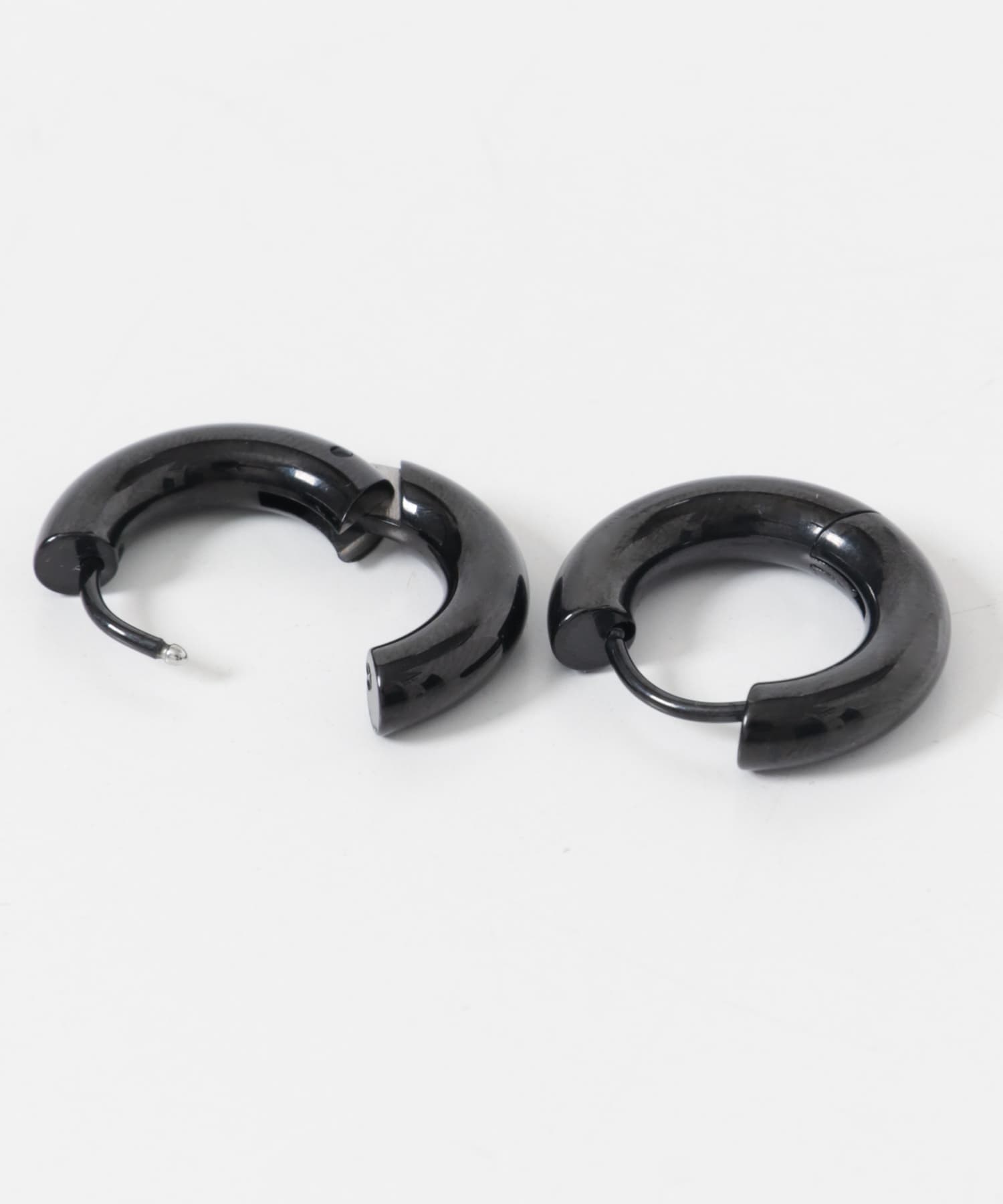 ステンレスワンタッチフープピアス BLK -