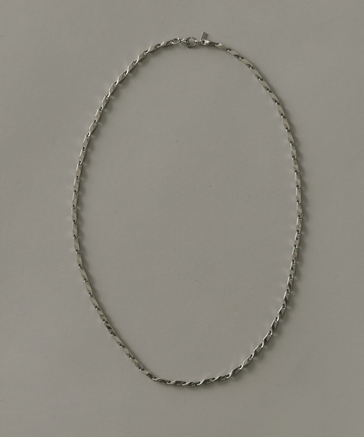 ステンレスツイストデザインチェーンネックレス SLV -