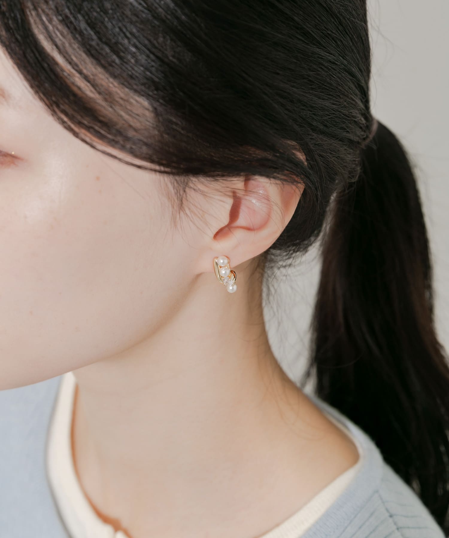 パールビジューラインピアス WH/GD -