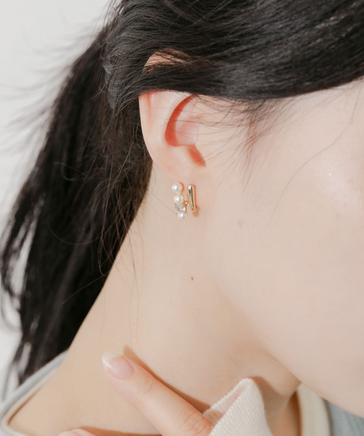 パールビジューラインピアス WH/GD -