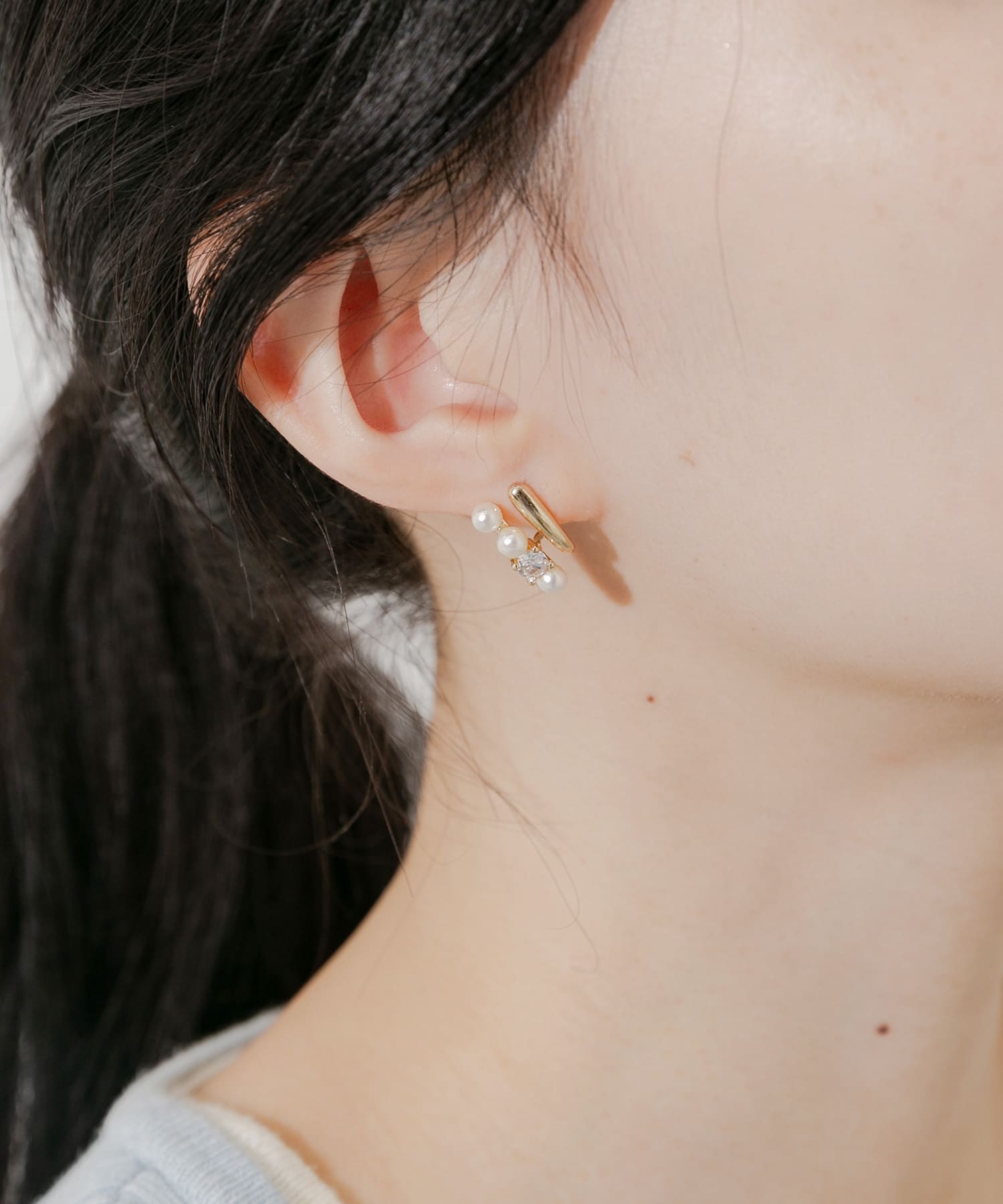 パールビジューラインピアス WH/GD -