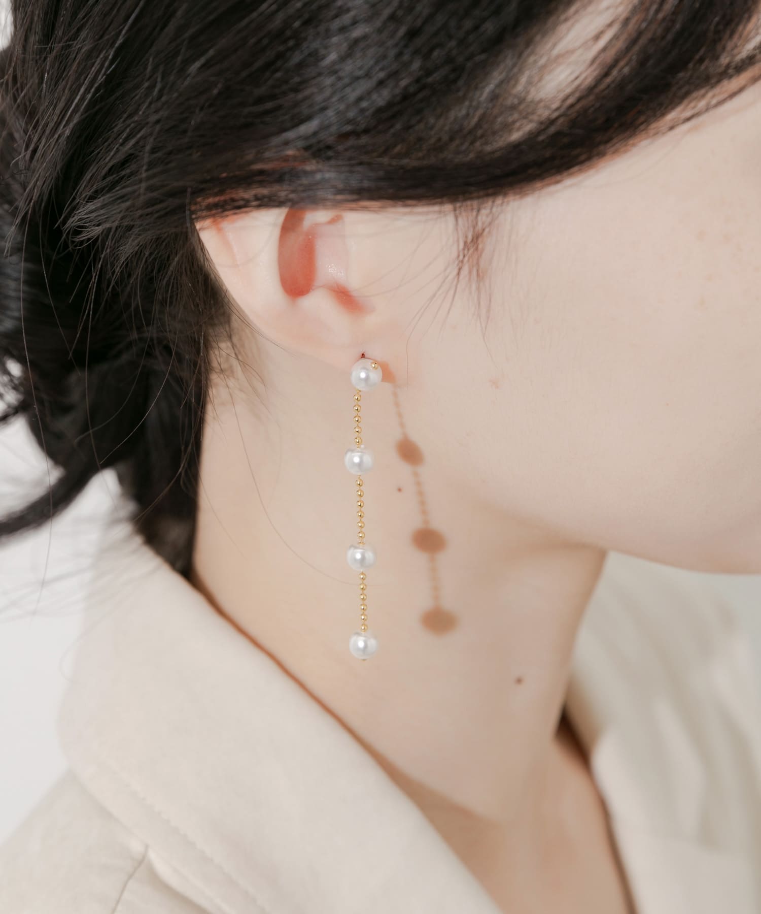 パールチェーンスウィングピアス GD/WH -