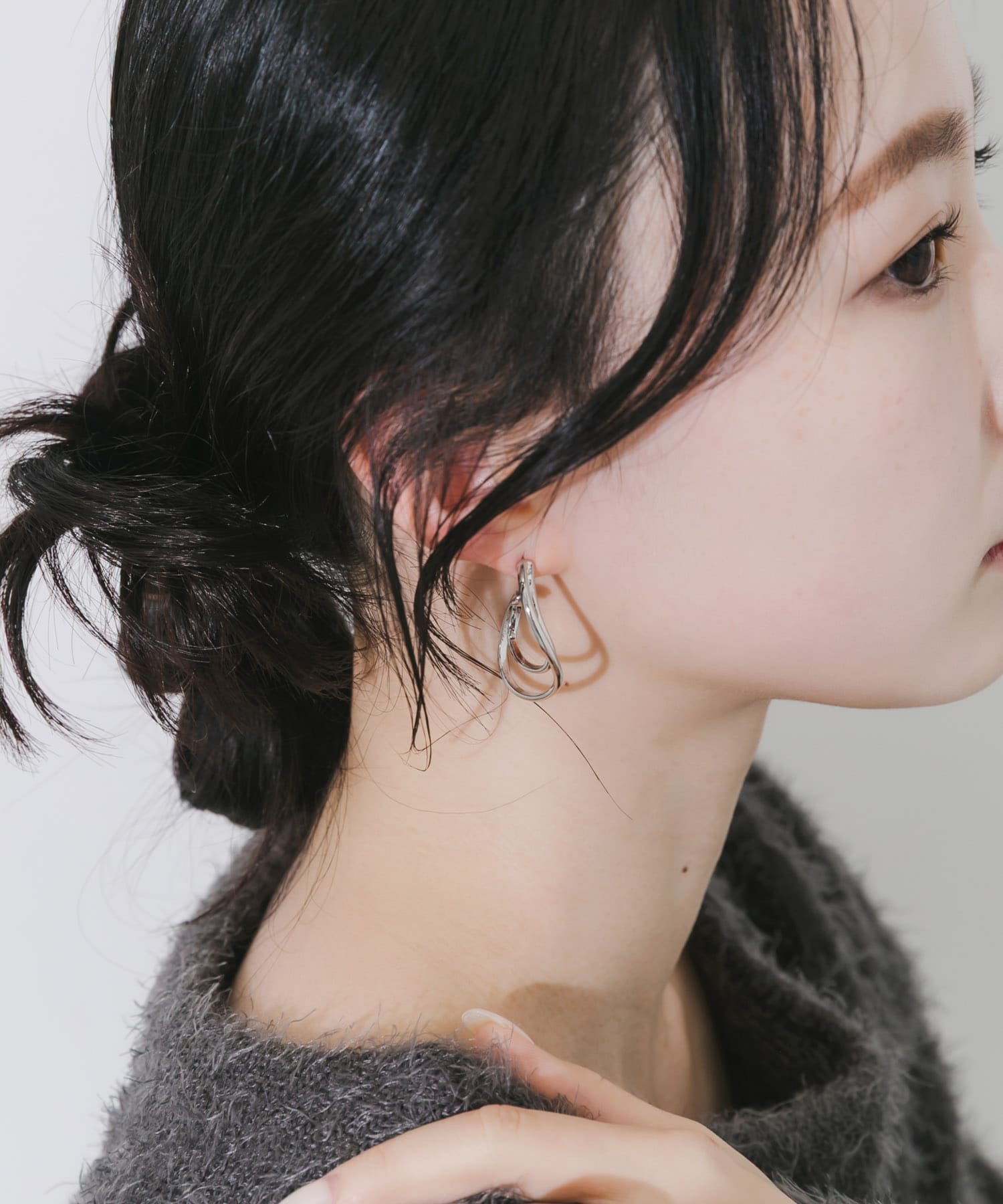 ニュアンスメタルレイヤードフープピアス(- SLV): アクセサリー｜URBAN