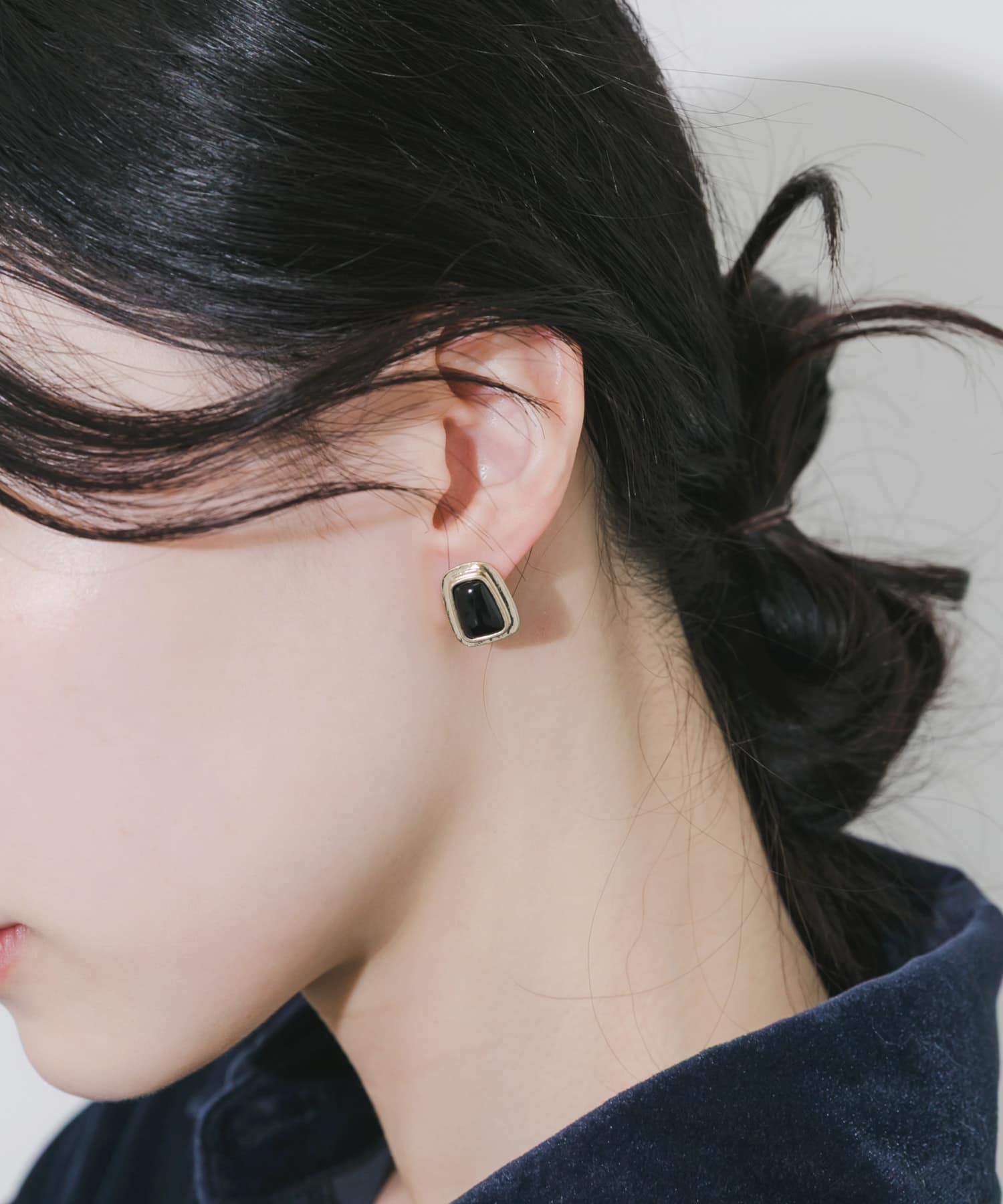 ヴィンテージライクピアス GD/BK -