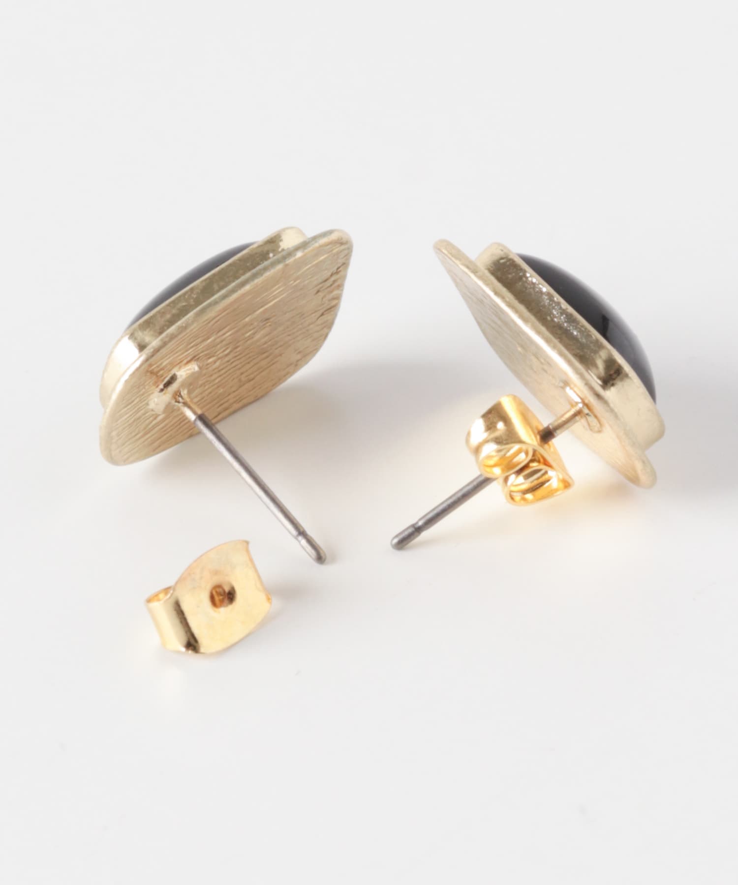 ヴィンテージライクピアス GD/BK -