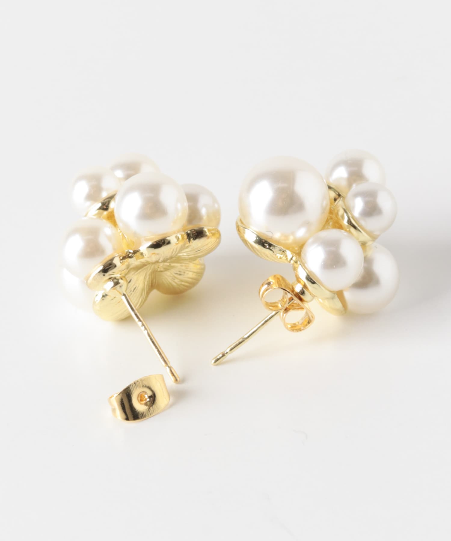 パールボリュームピアス WH/GD -