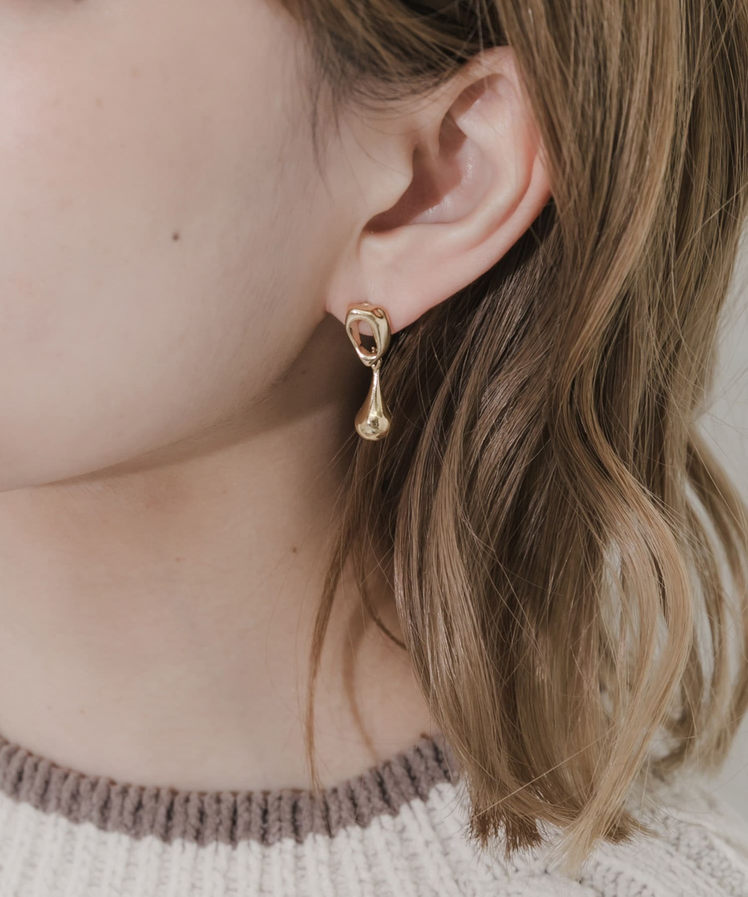 ニュアンスメタルサークルドロップピアス GLD -