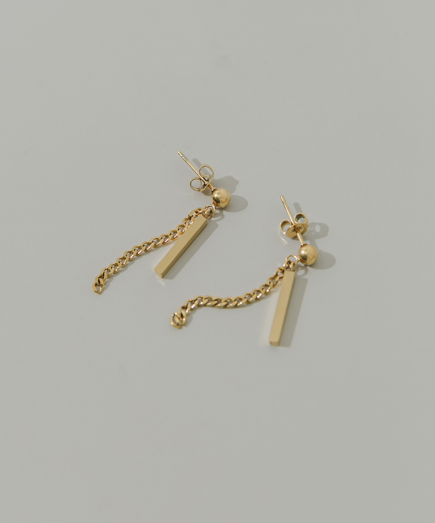 ステンレススクエアバーピアス GLD -