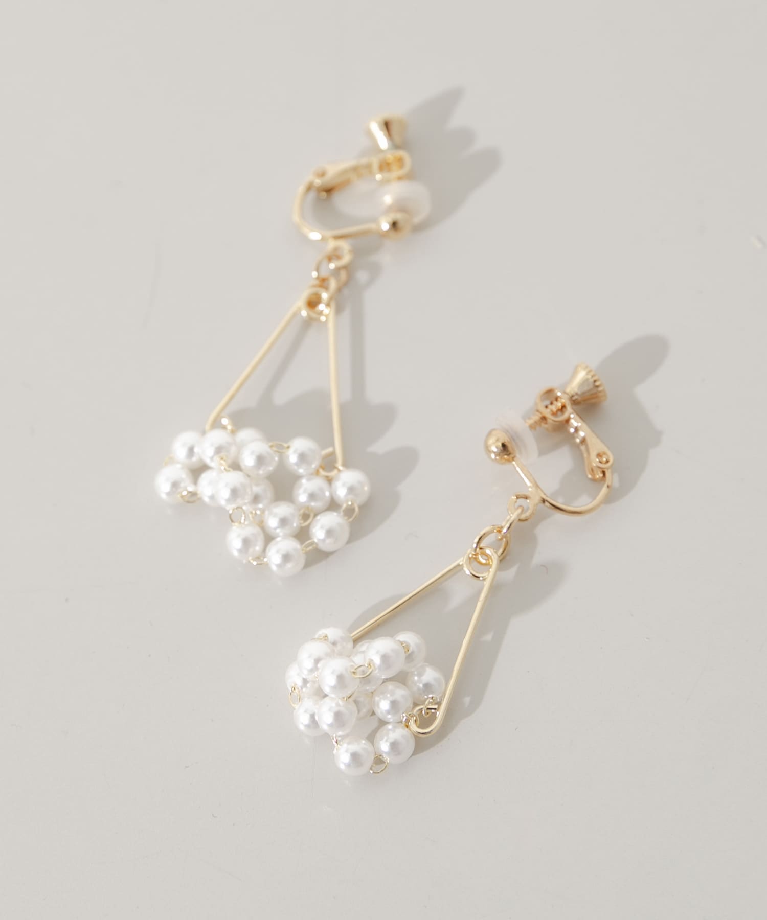 パールスウィングイヤリング