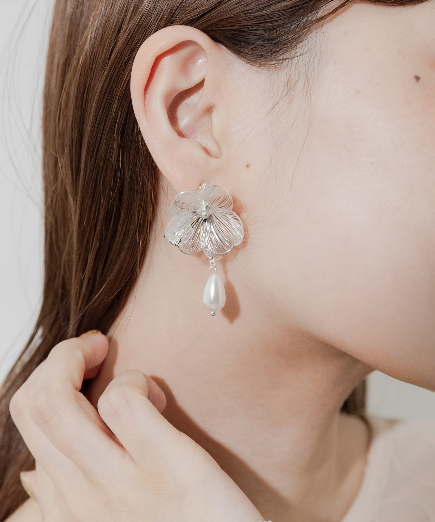 メタルフラワードロップパールイヤリング