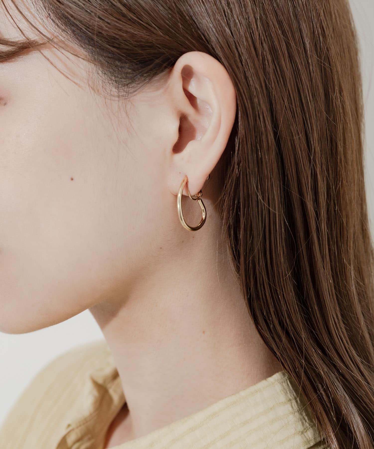 トライアングルニュアンスフープイヤリング