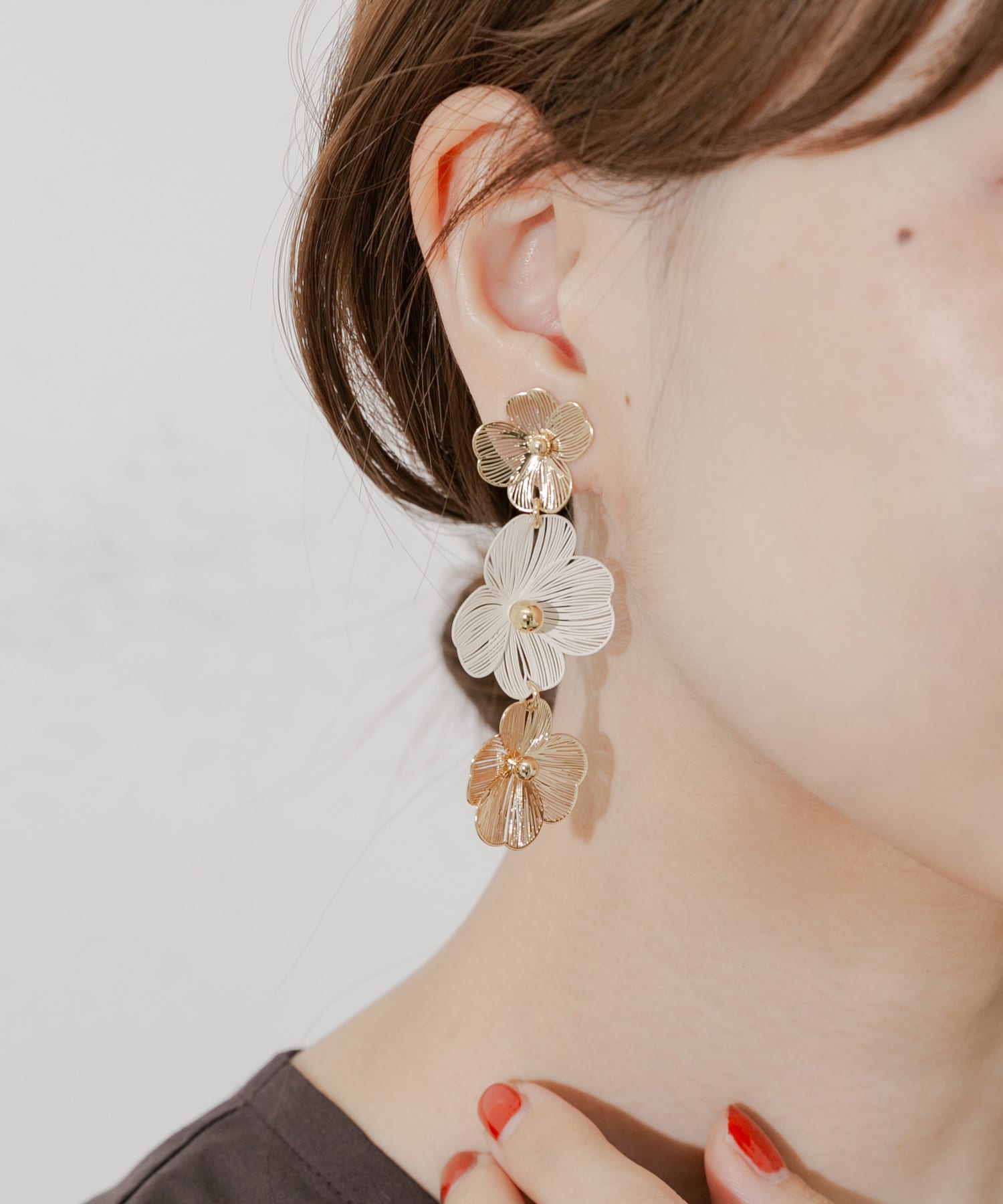 トリプルフラワーイヤリング GD/WH -