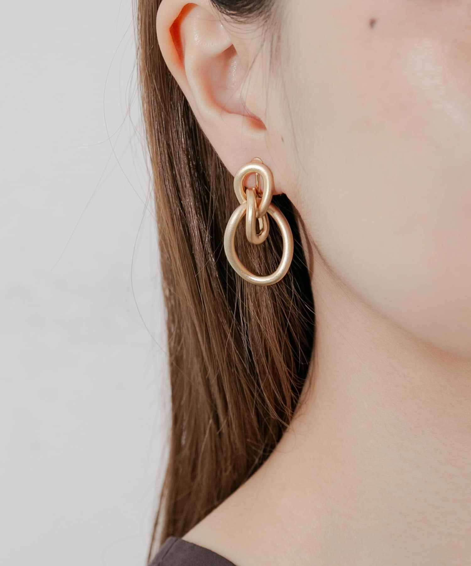 トリプルサークルデザインイヤリング GLD -