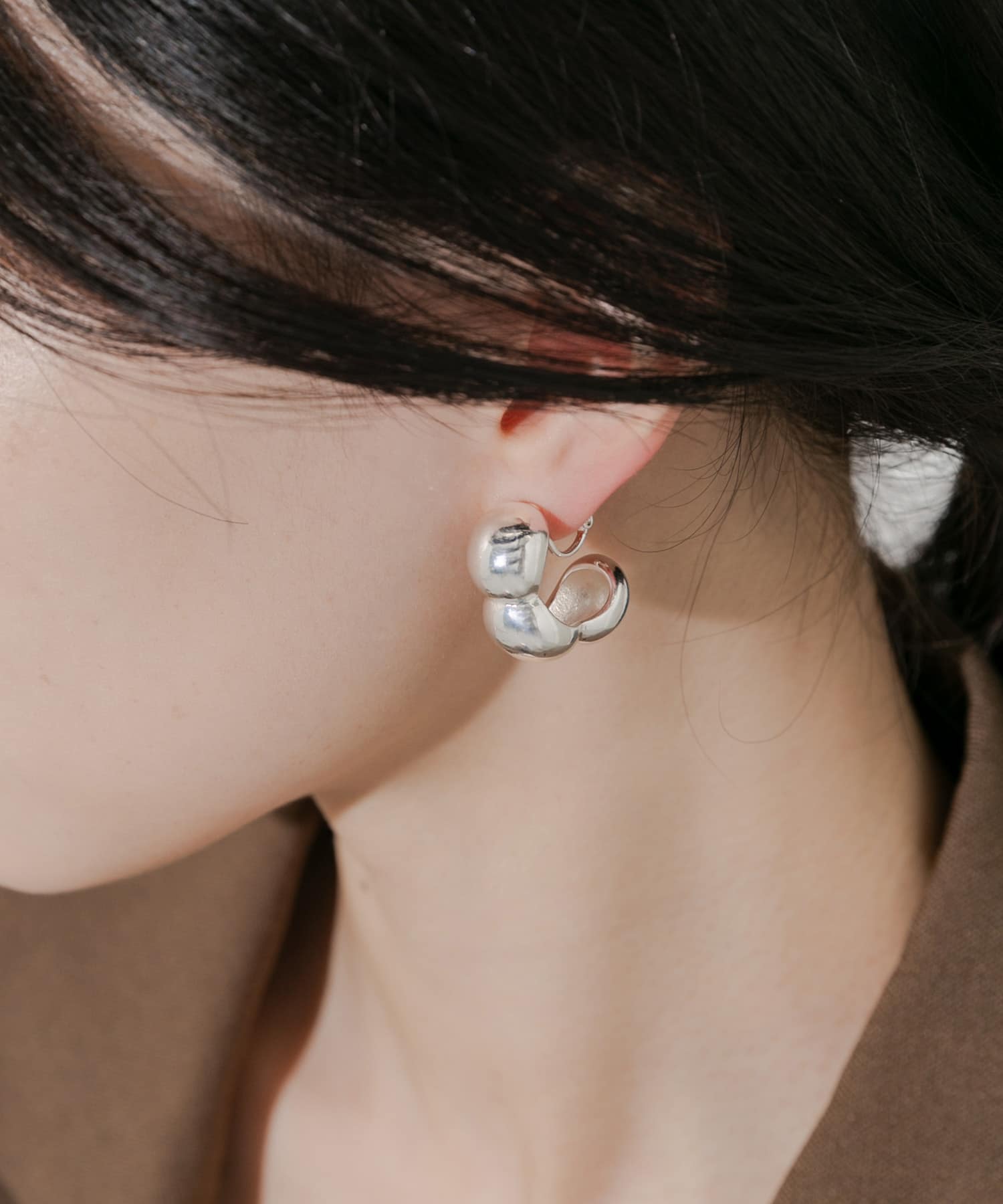 メタルデザインボリュームイヤリング SLV -