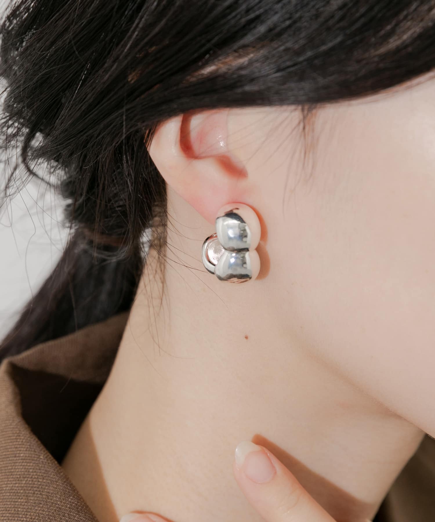 メタルデザインボリュームイヤリング SLV -