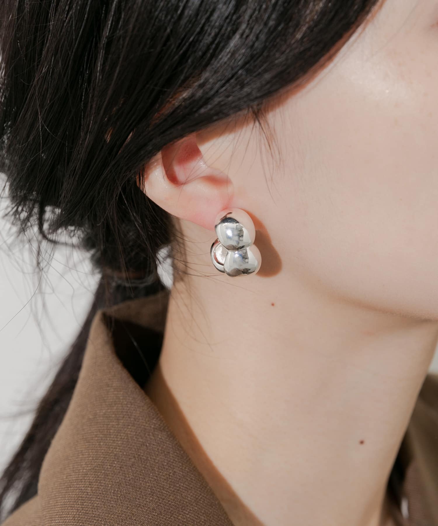 メタルデザインボリュームイヤリング SLV -