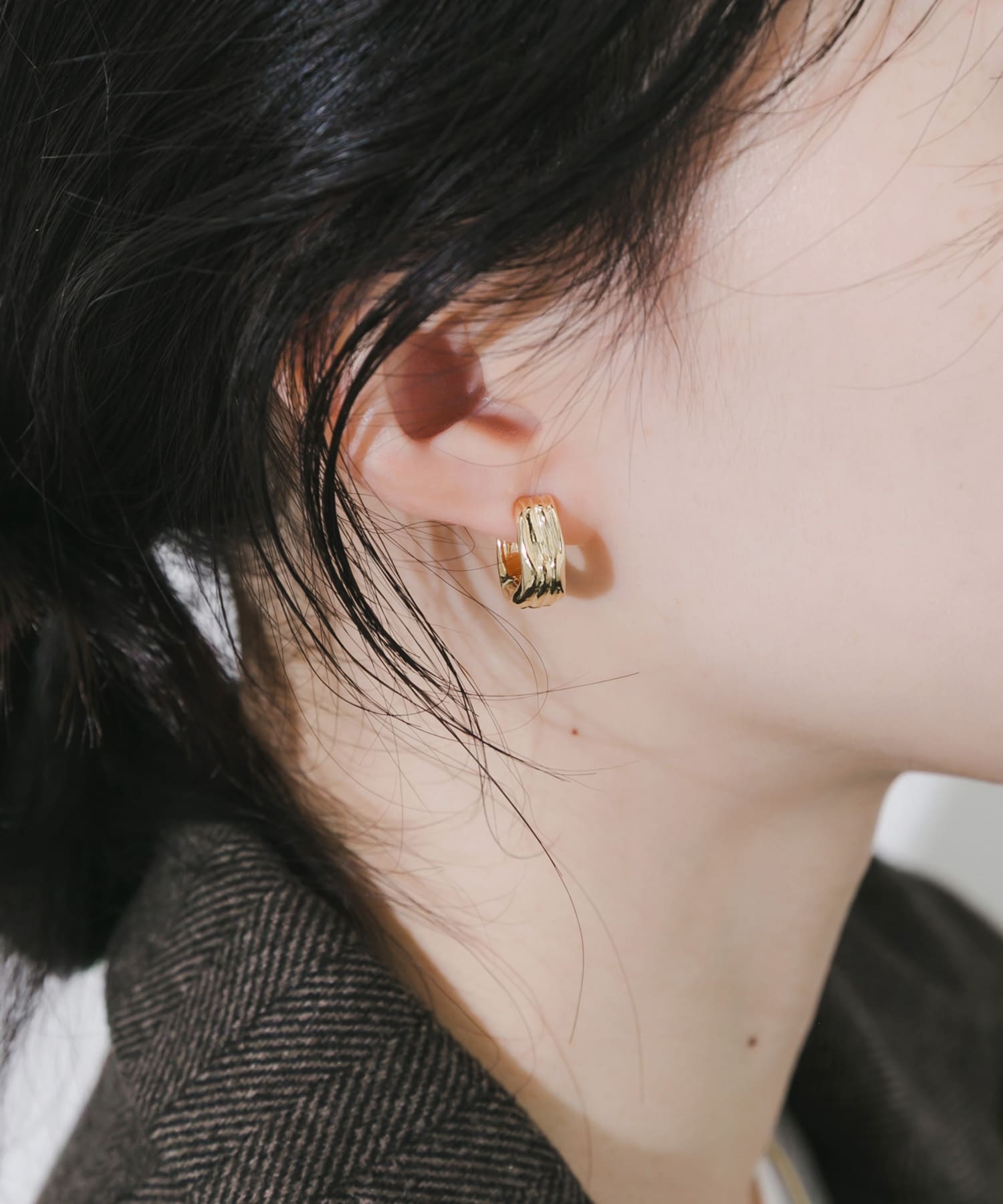 ニュアンスラインワンタッチフープイヤリング GLD -