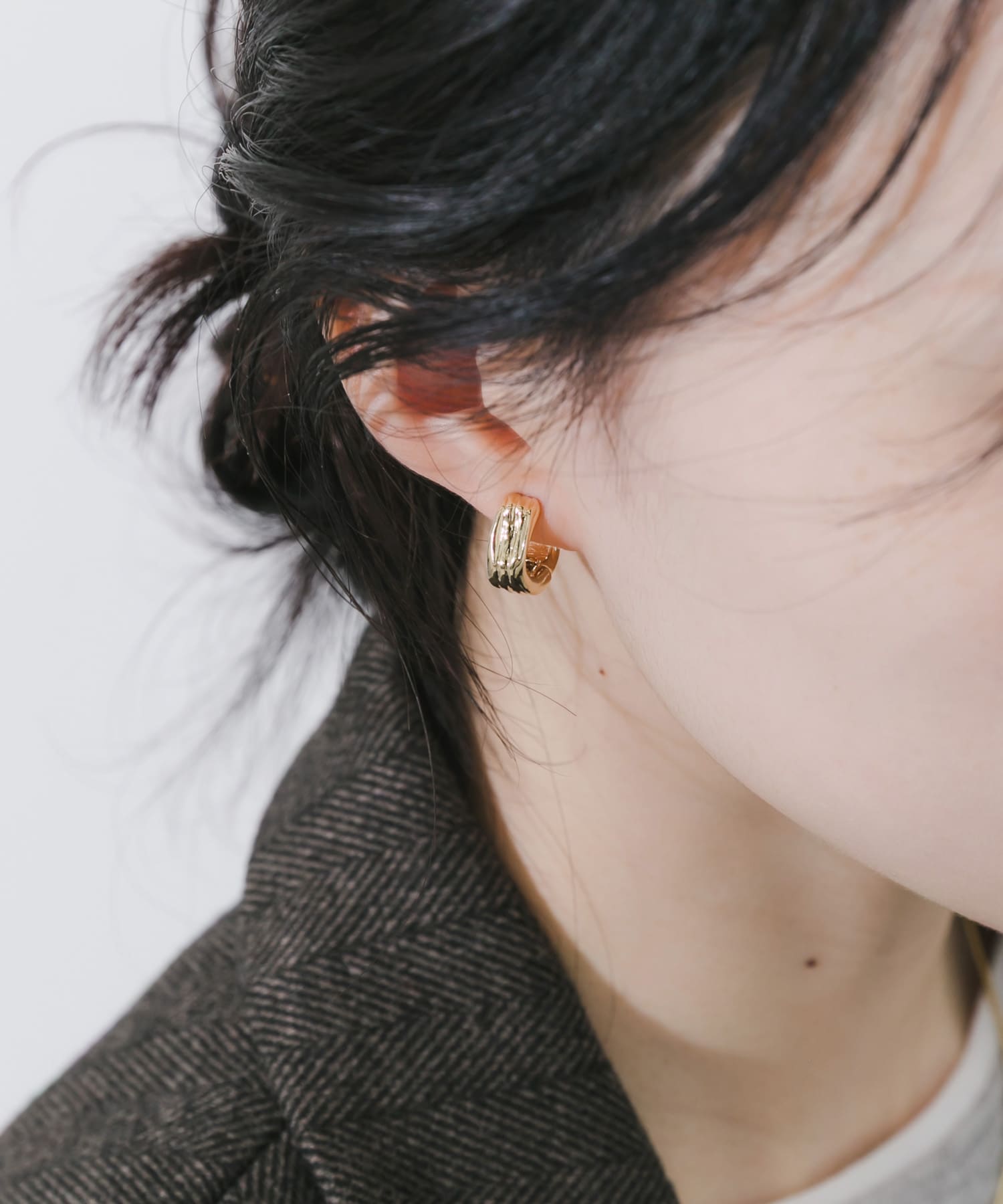 ニュアンスラインワンタッチフープイヤリング GLD -