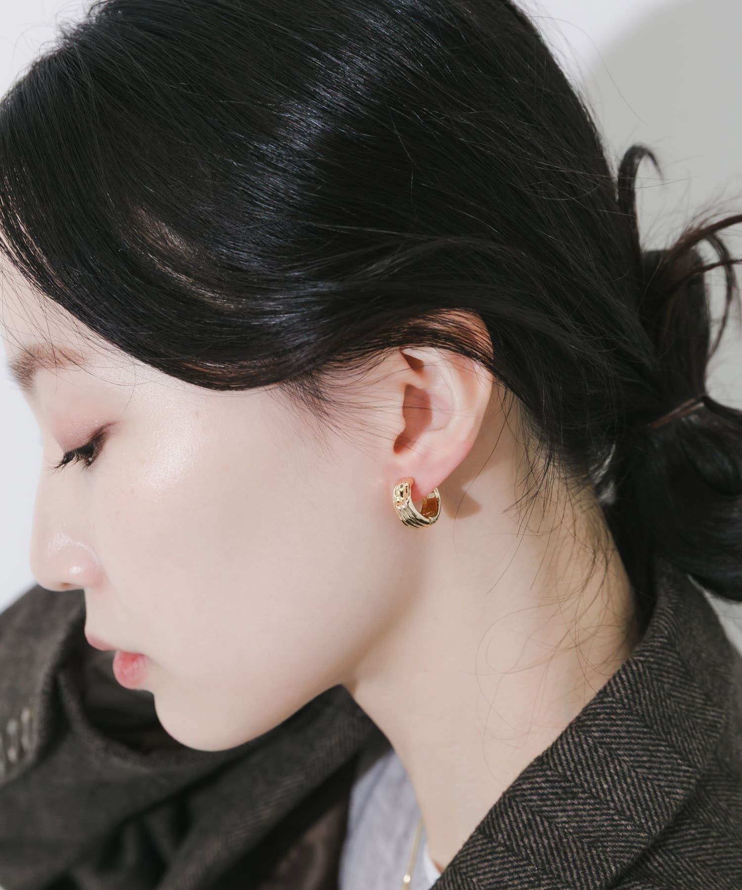 ニュアンスラインワンタッチフープイヤリング GLD -