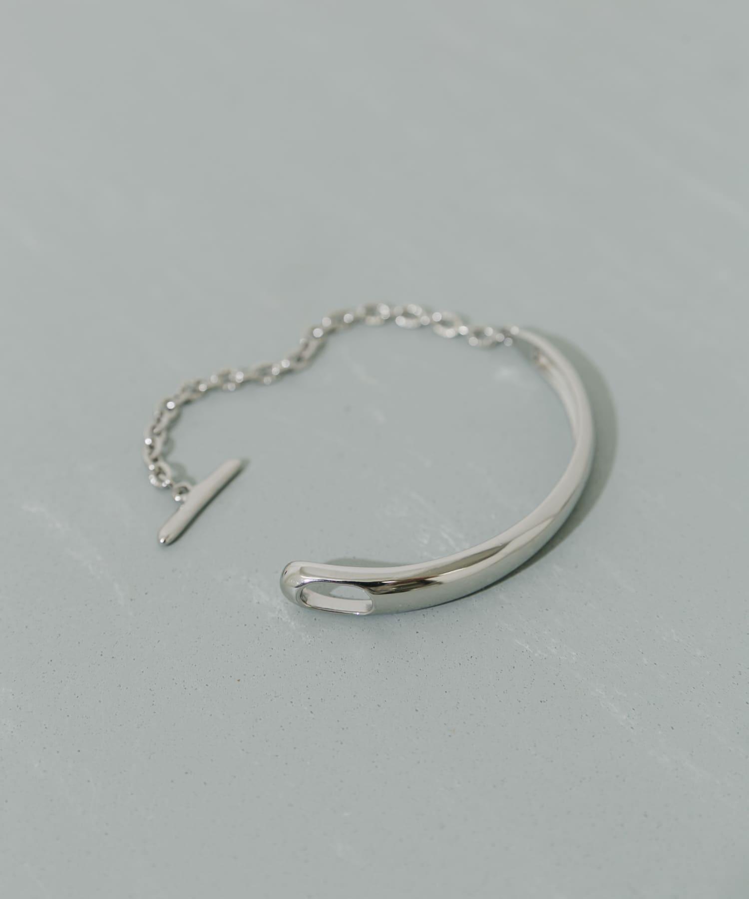 ステンレスカーブバーマンテルブレスレット