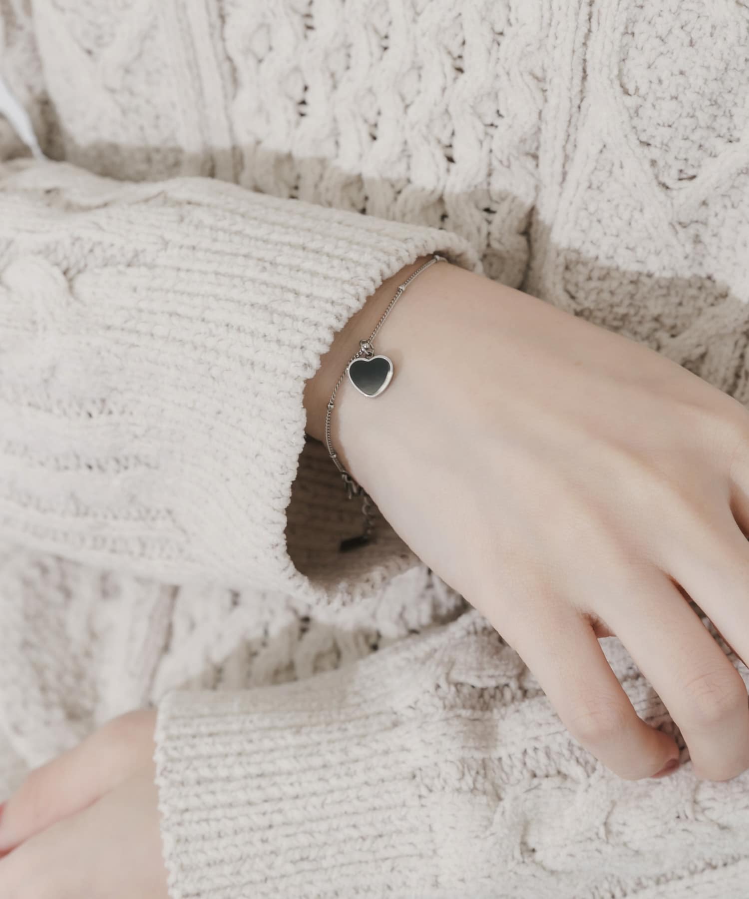 ステンレスハートモチーフブレスレット(- SV/BK): アクセサリー｜URBAN
