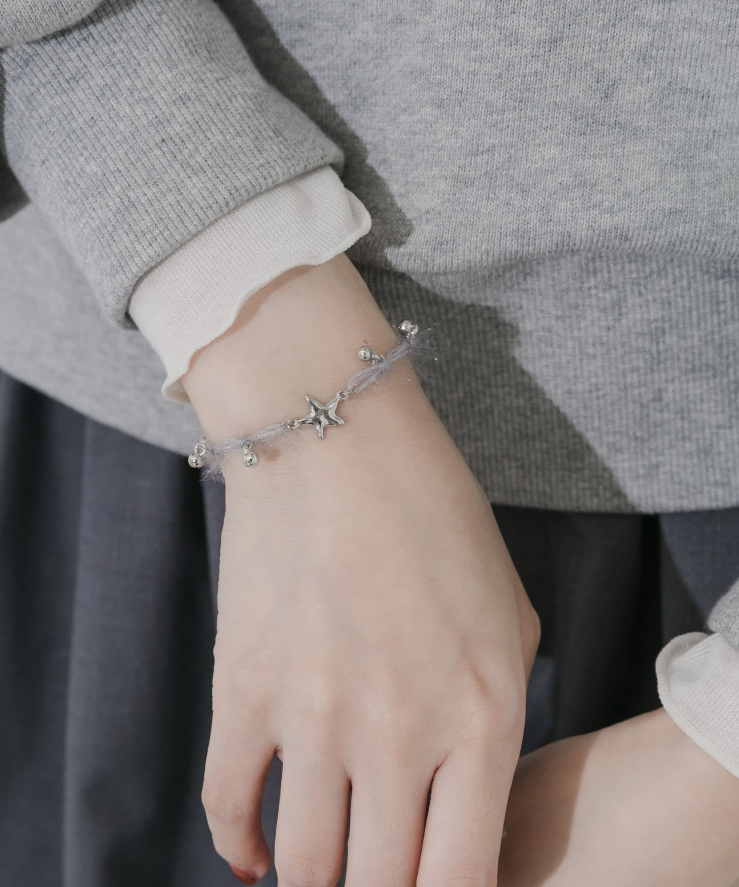 ウールヤーンチャームブレスレット GRY -