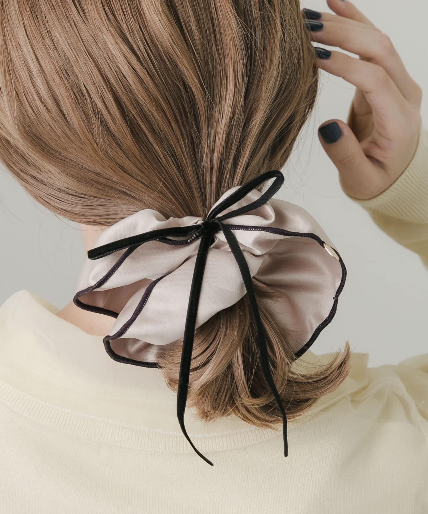 バイカラーサテンシュシュ