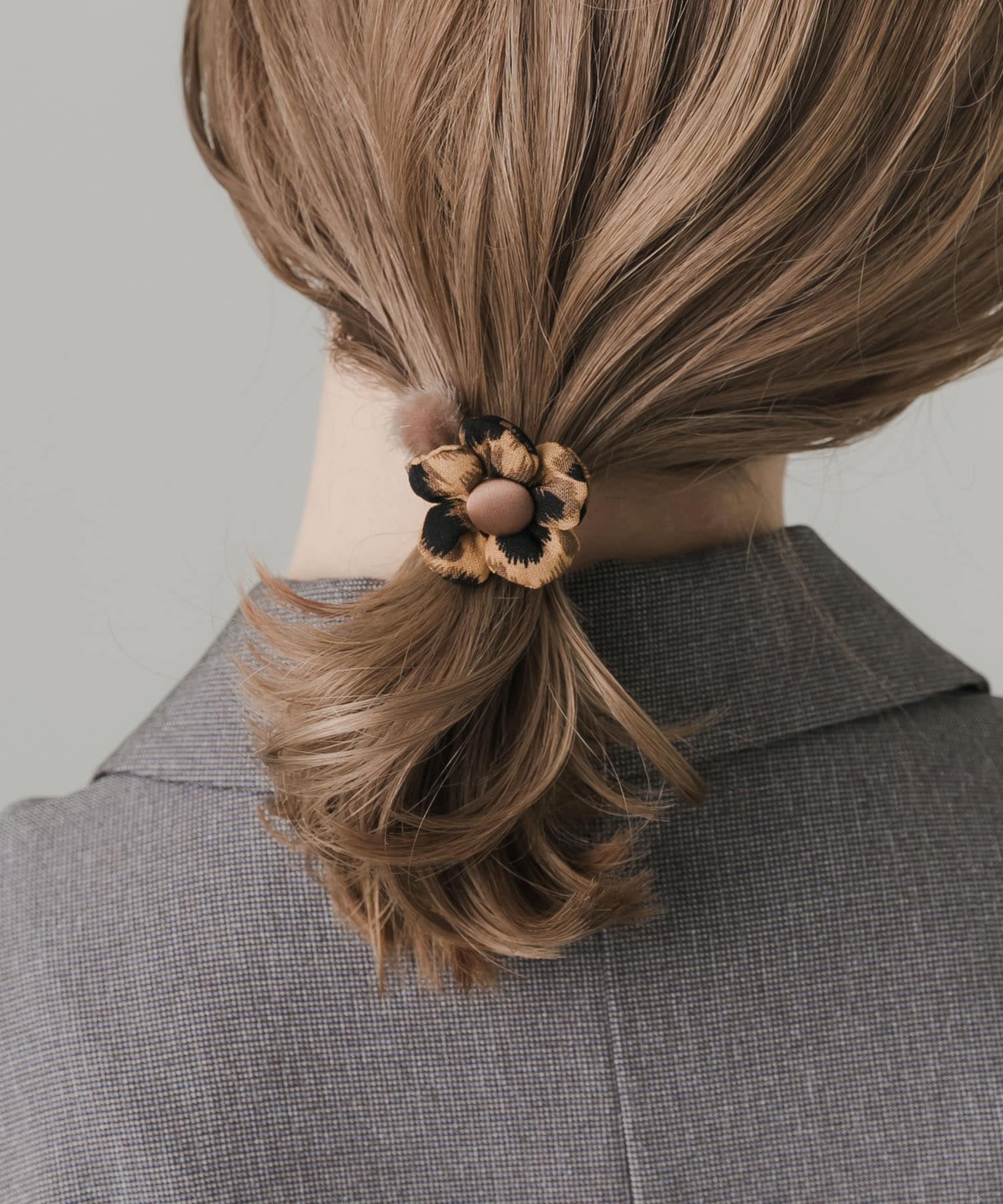 レオパードフラワーヘアポニー AML -