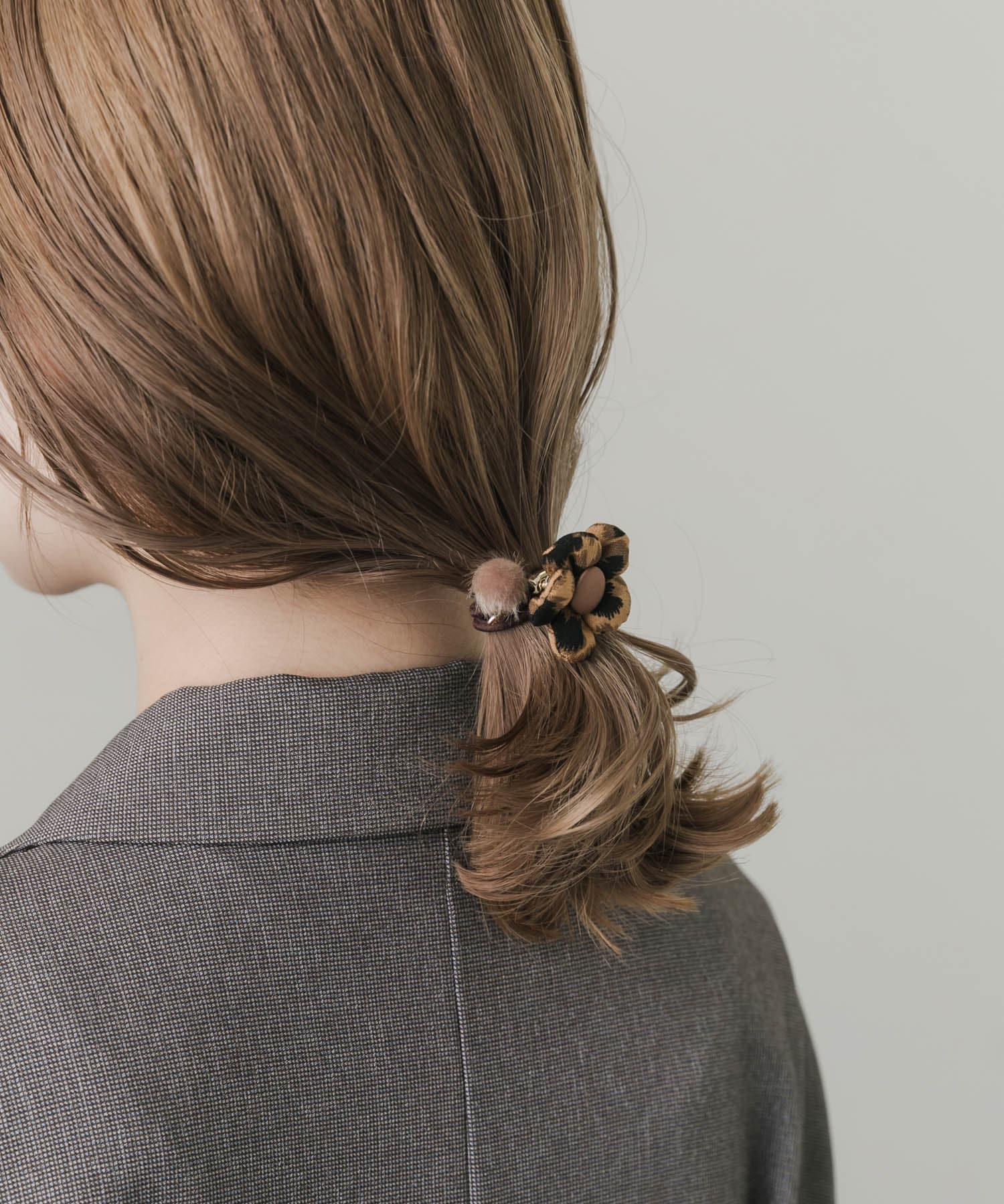 レオパードフラワーヘアポニー AML -