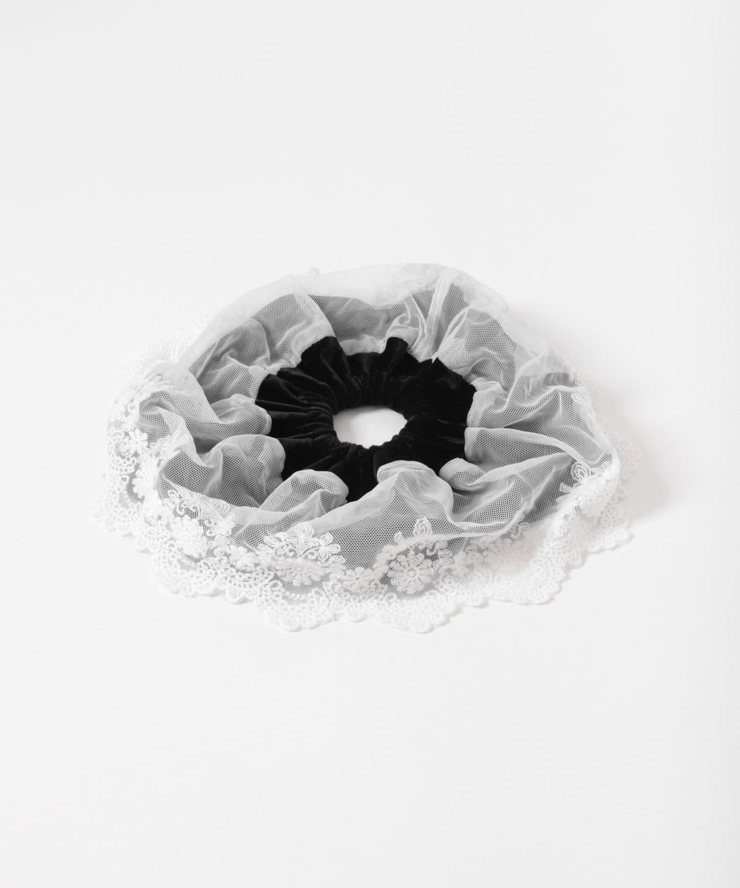 ベロアレースリバーシブルボリュームシュシュ BK/WH -