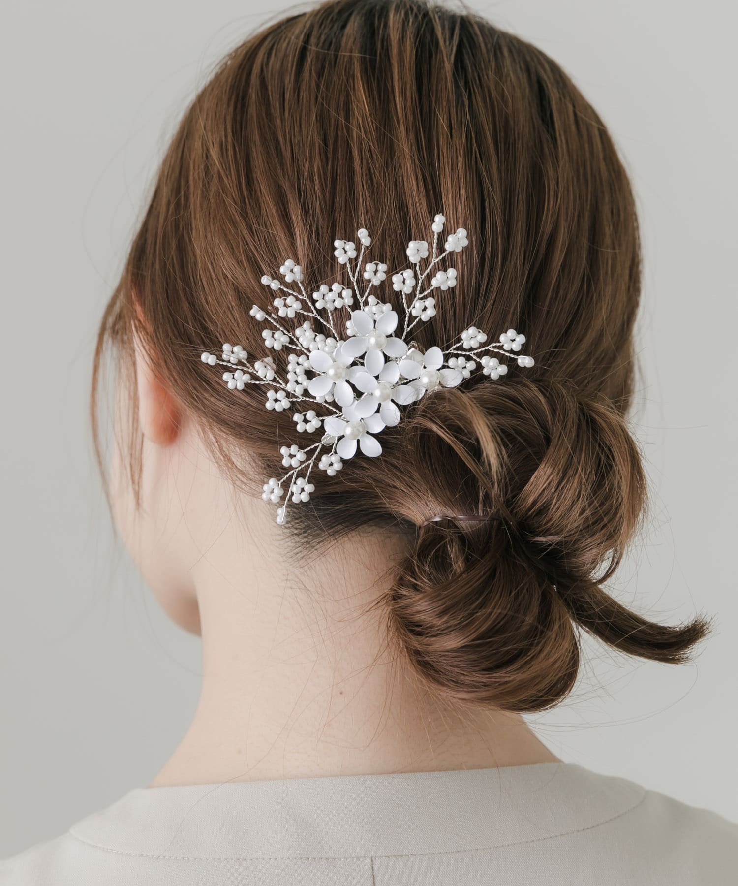 パールシャワーフラワーヘアクリップ WHT -